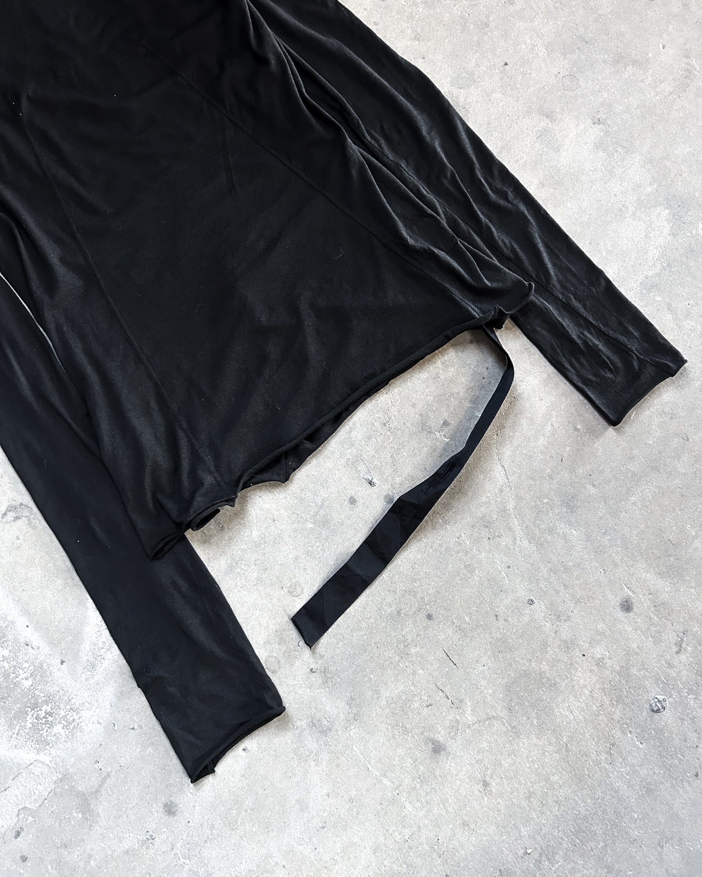 BLACK EDFU TOP