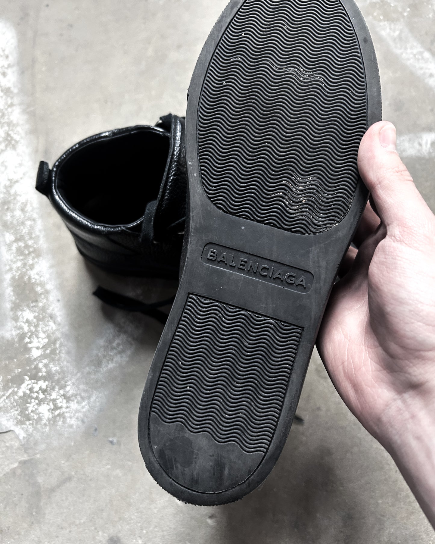 CRACKED BLACK ARENAS