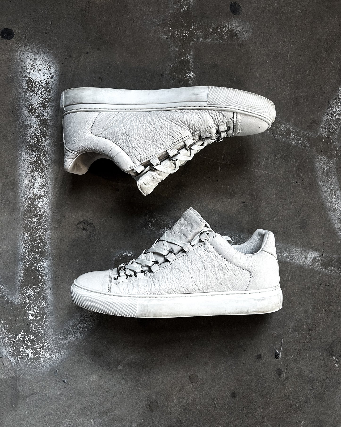 WHITE ARENA LOW