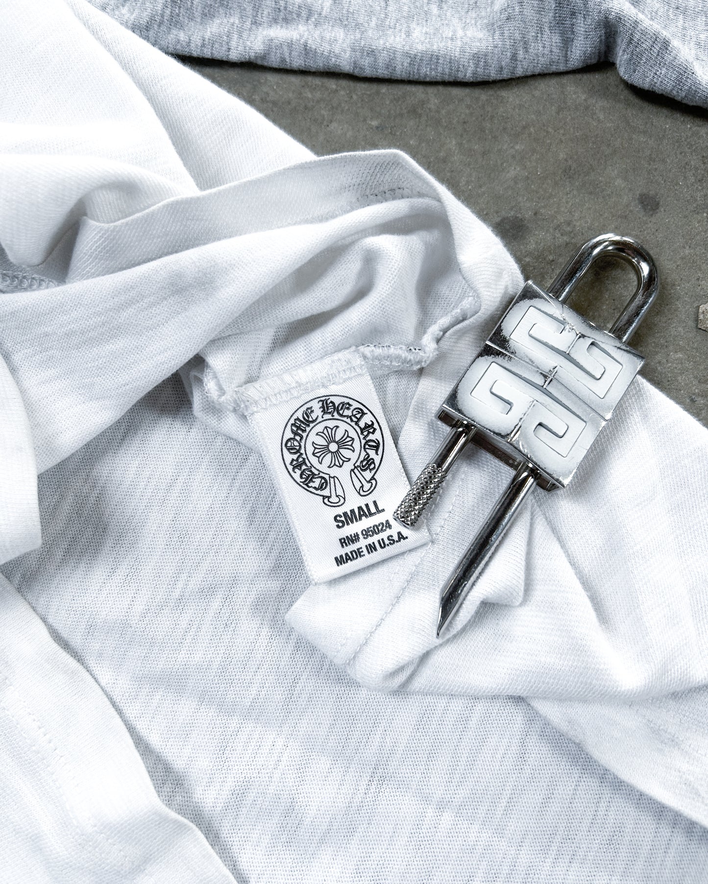 RAGLAN HORSESHOE LONGSLEEVE