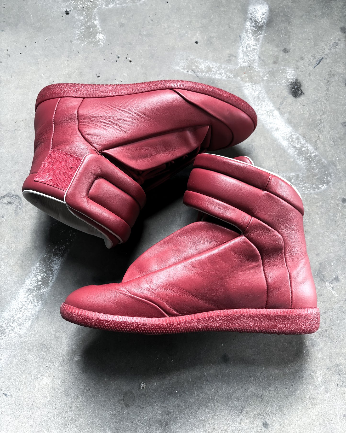 S/S16 RED HIGH TOP FUTURES