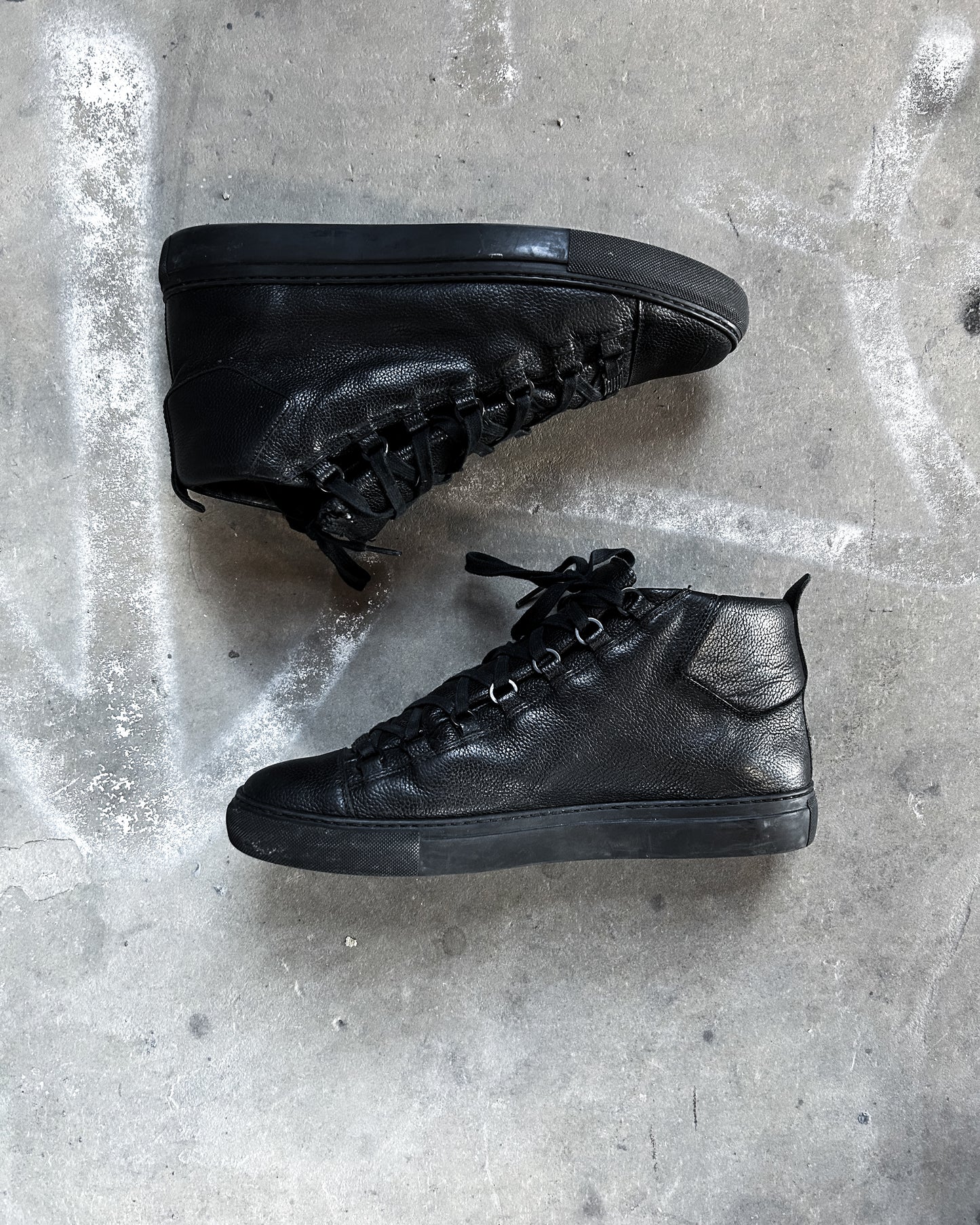 HIGH TOP ARENA