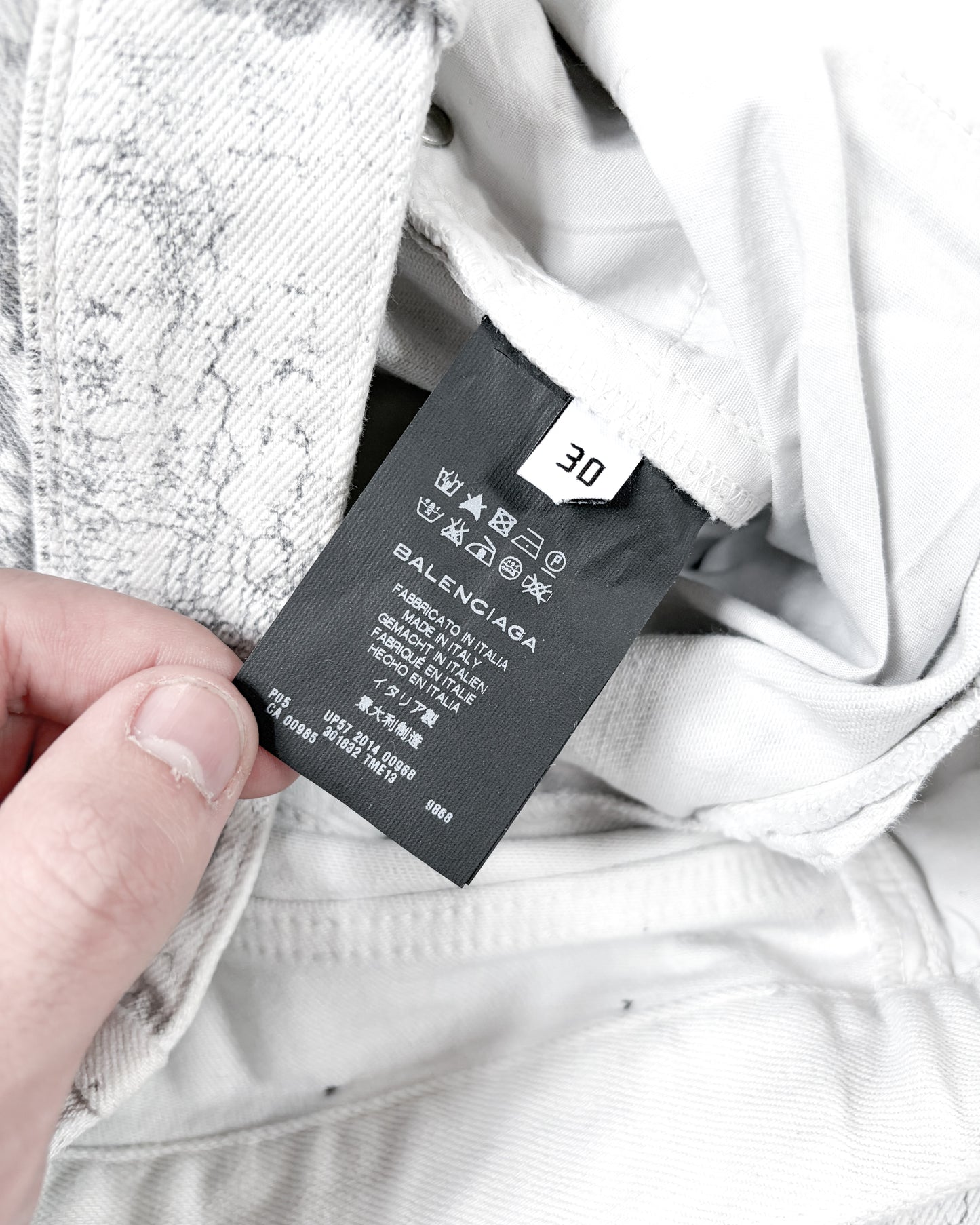 A/W14 WHITE CRACKED PAINT DENIM