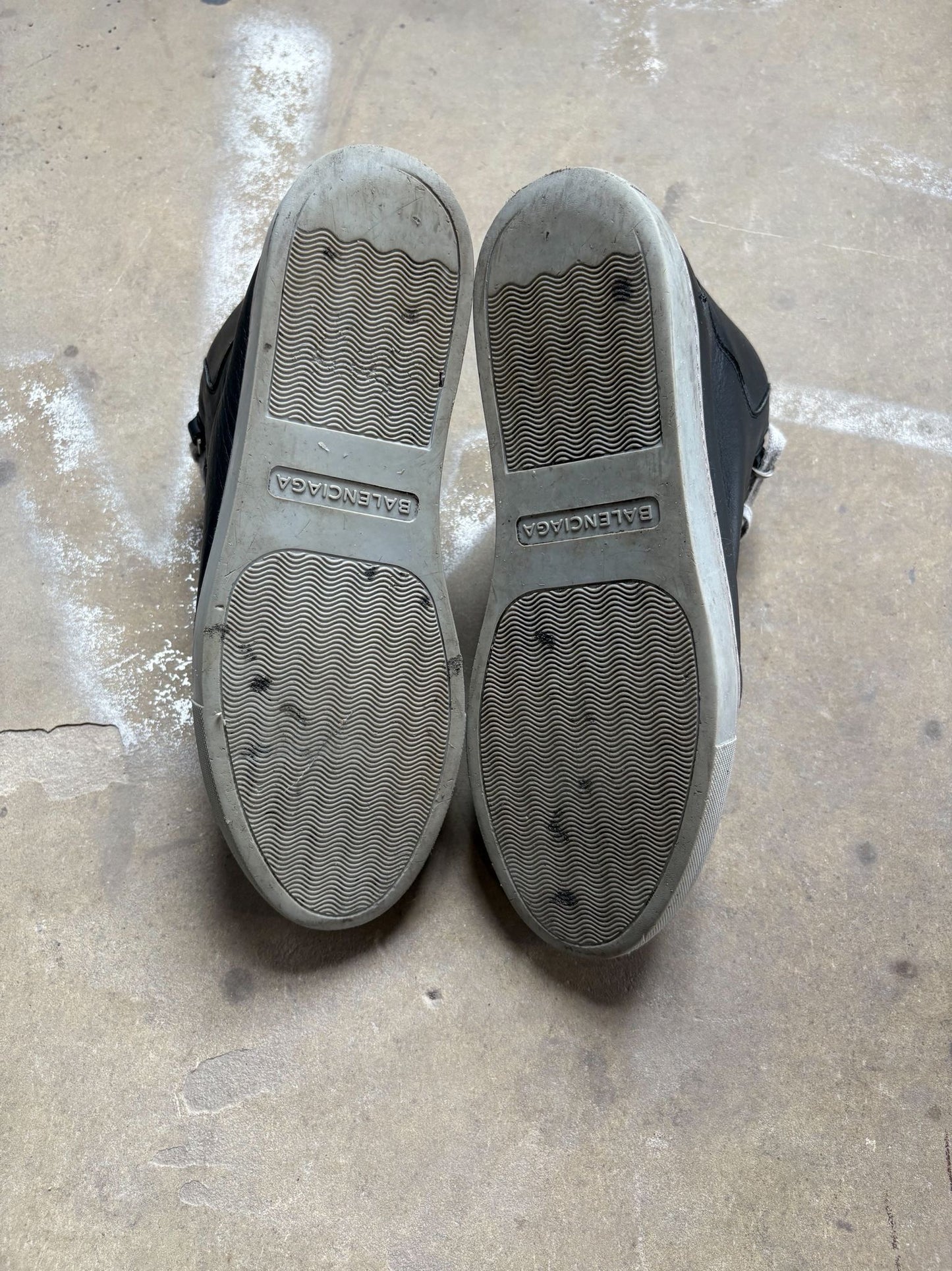 TWO-TONE LEATHER ARENAS