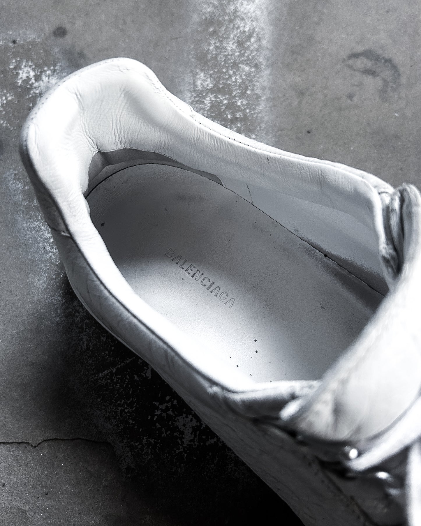 WHITE ARENA LOW
