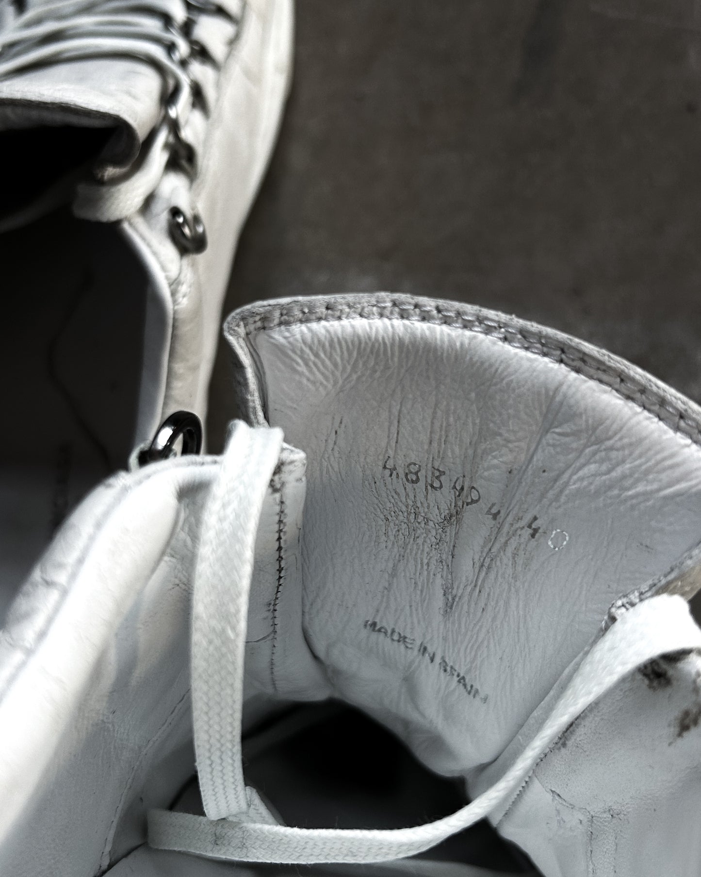 WHITE ARENA LOW