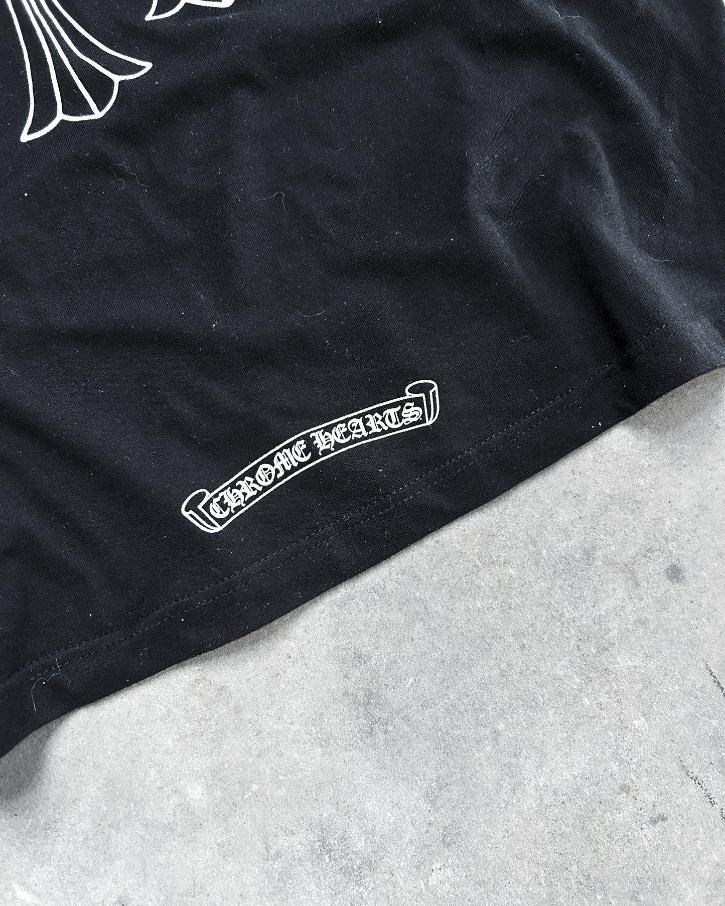 CEMETERY V NECK T