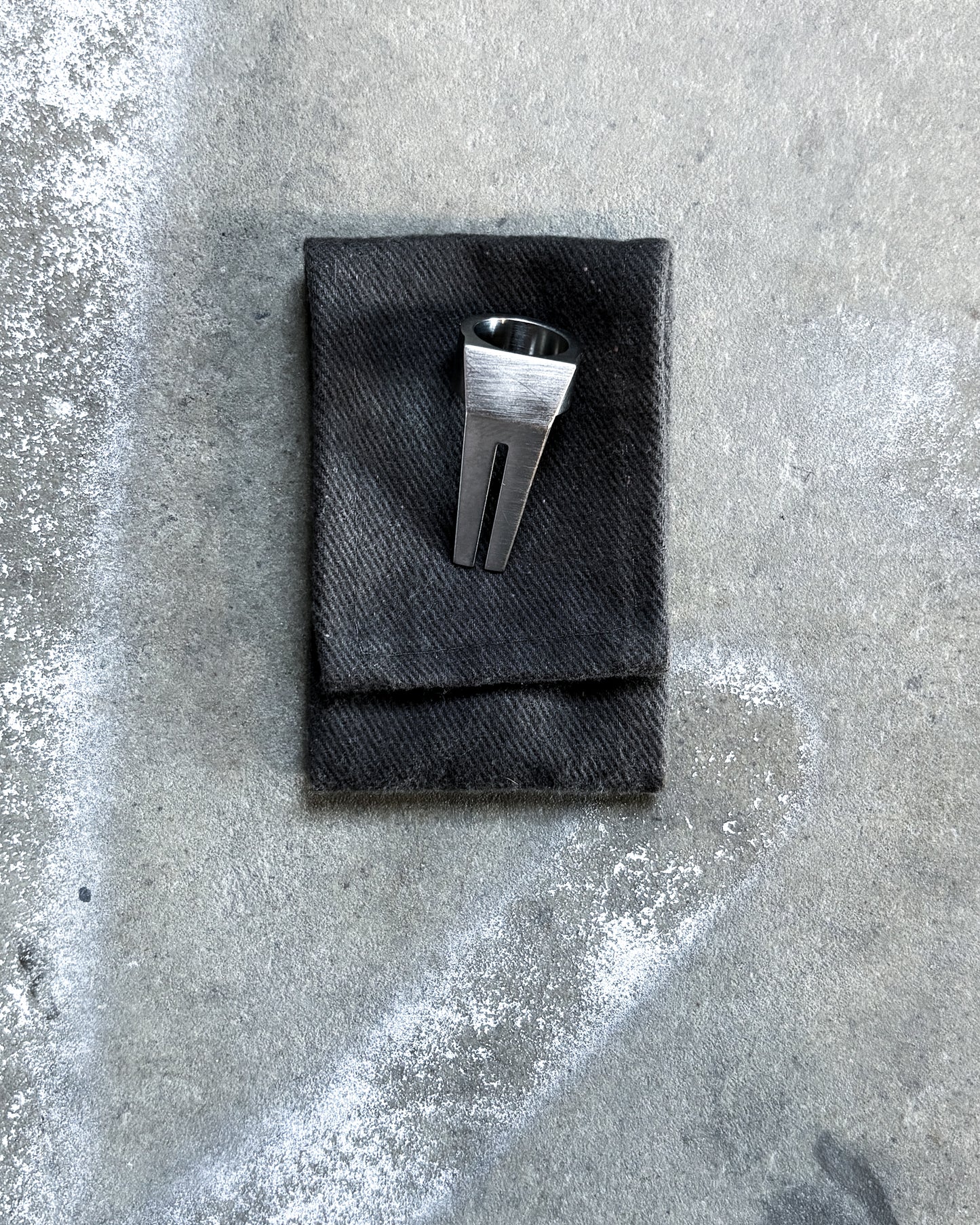 SS24 OPEN TRUNK SILVER RING