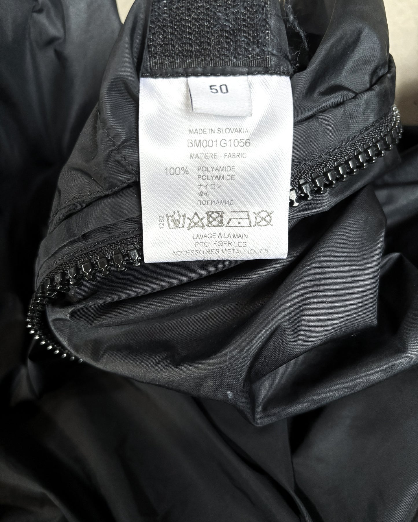 NYLON WINDBREAKER