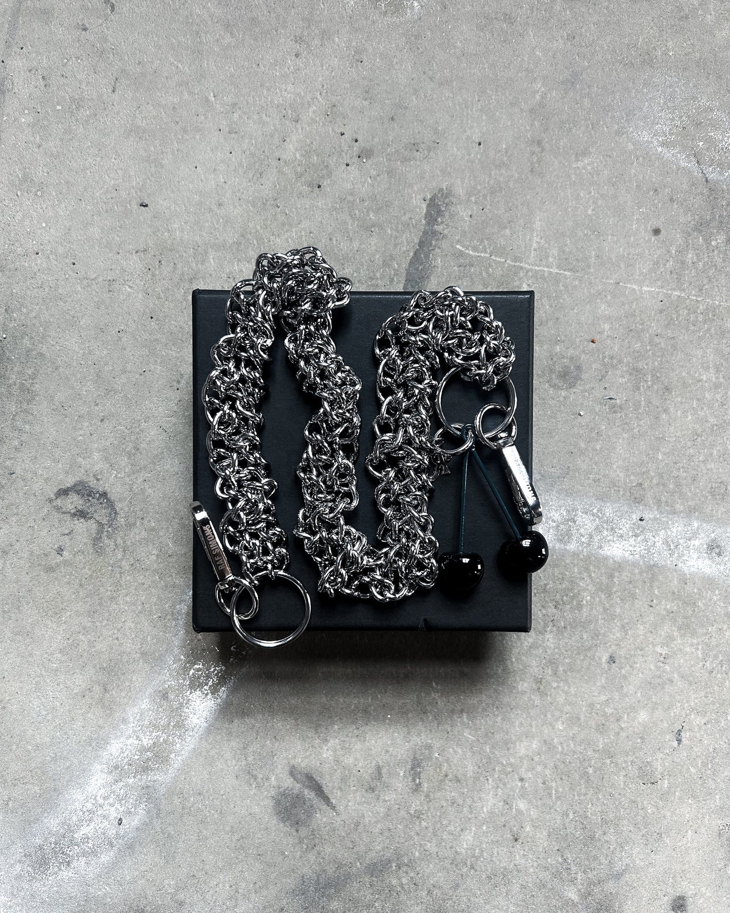 TWISTED CHERRY WALLET CHAIN
