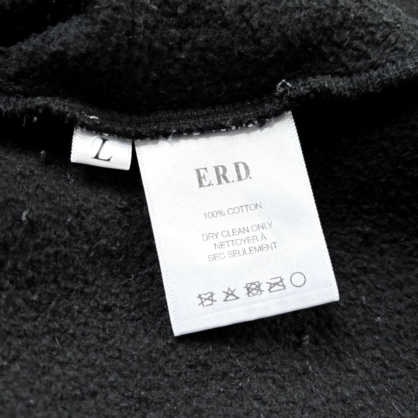 ERD LOOSE THREAD CREWNECK SWEATER