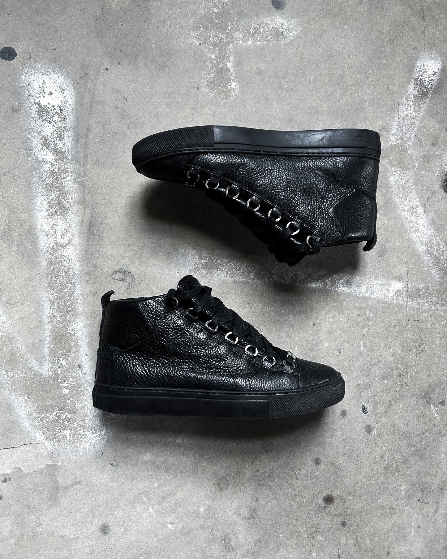 CRACKED BLACK ARENAS