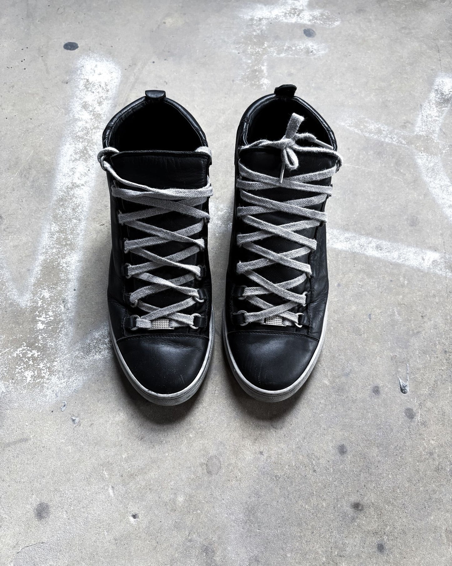 TWO-TONE LEATHER ARENAS