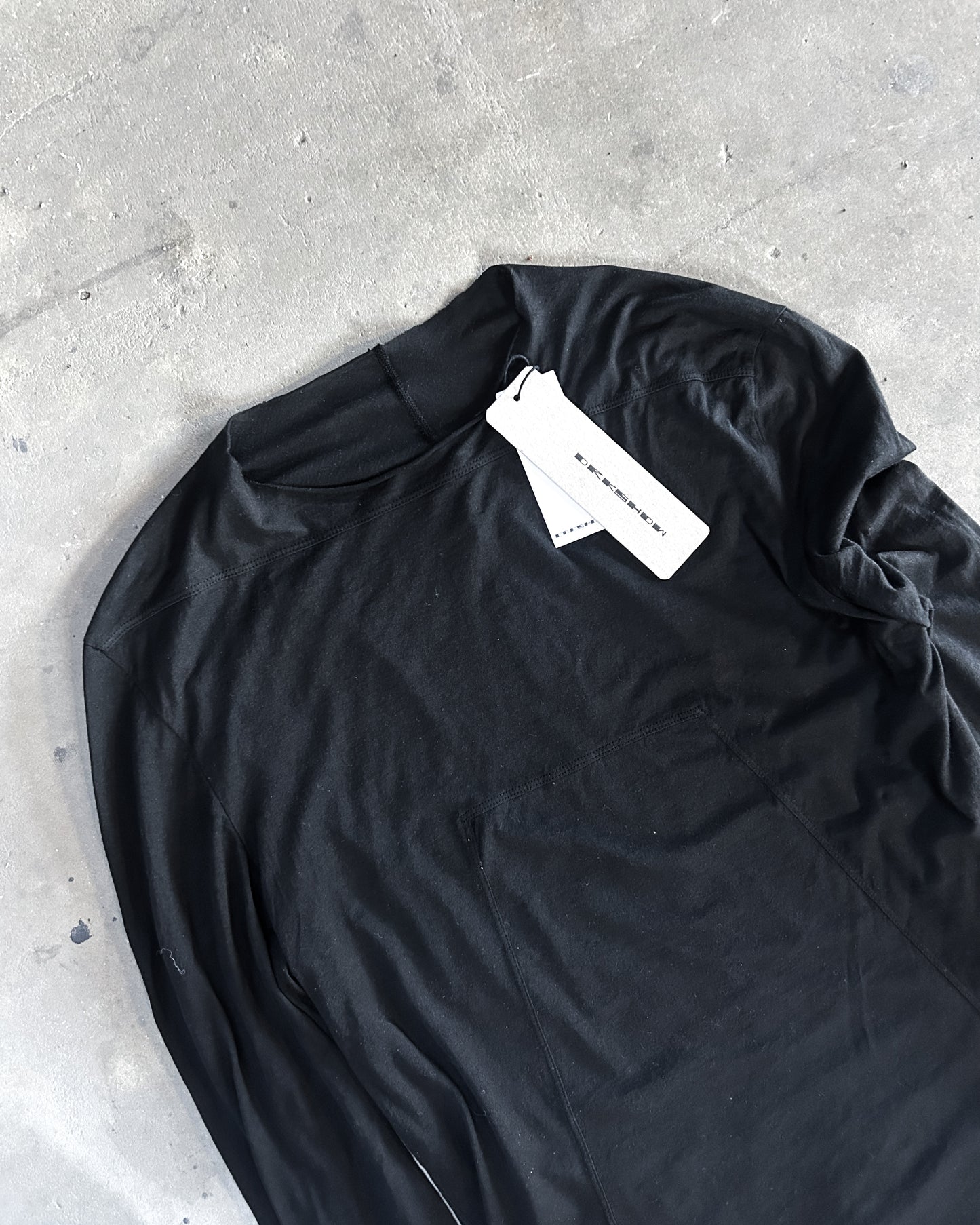BLACK EDFU TOP