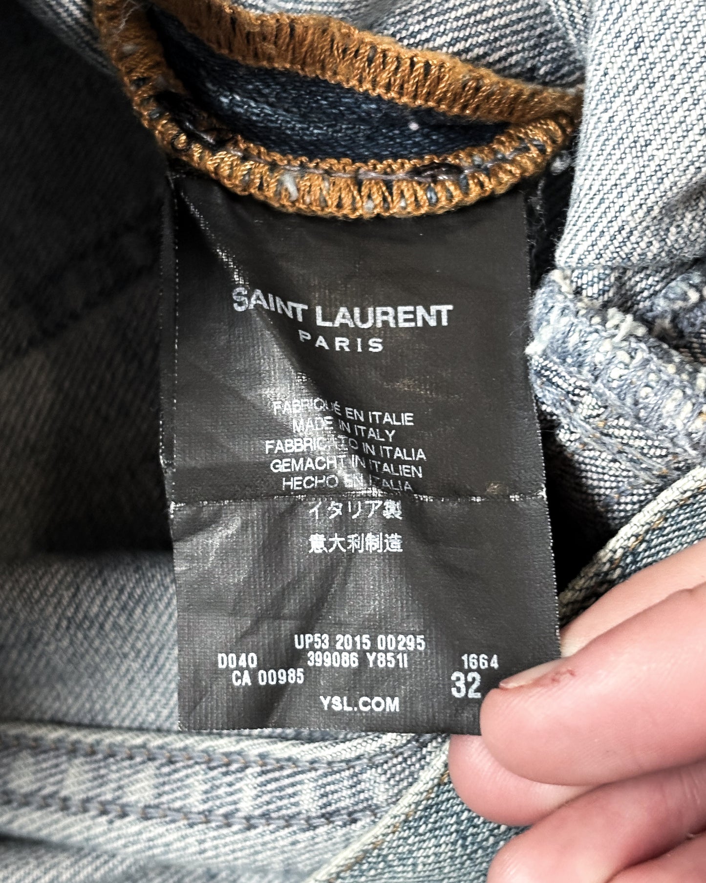 AW15 DISTRESSED BLUE DENIM