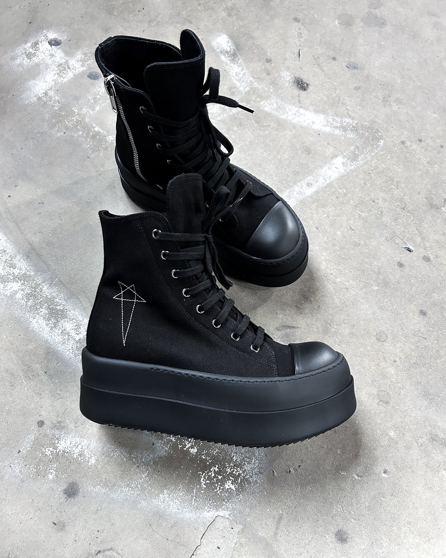 SS25 PENTAGRAM MEGA RAMONES