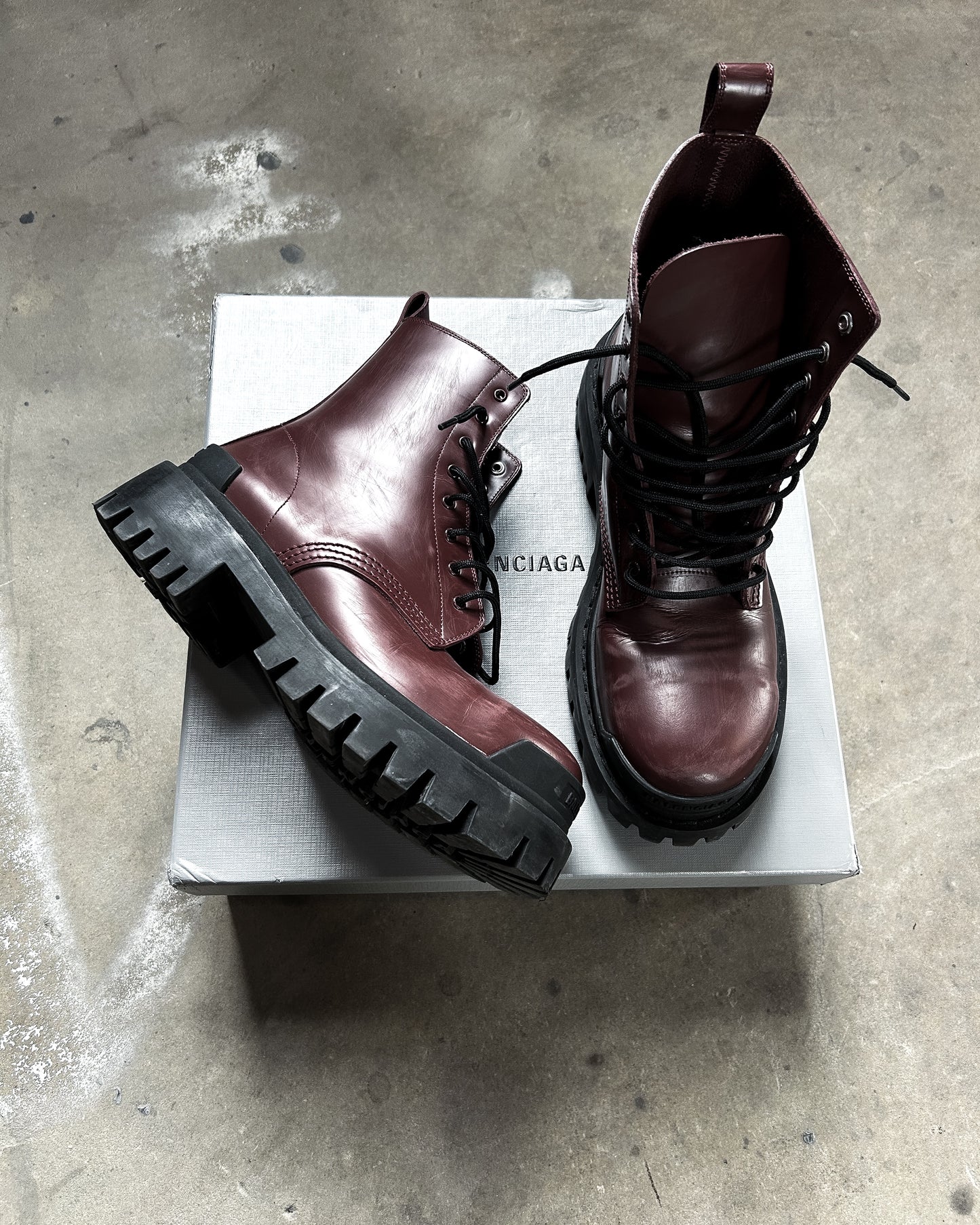 RED BLACK STRIKE BOOTS