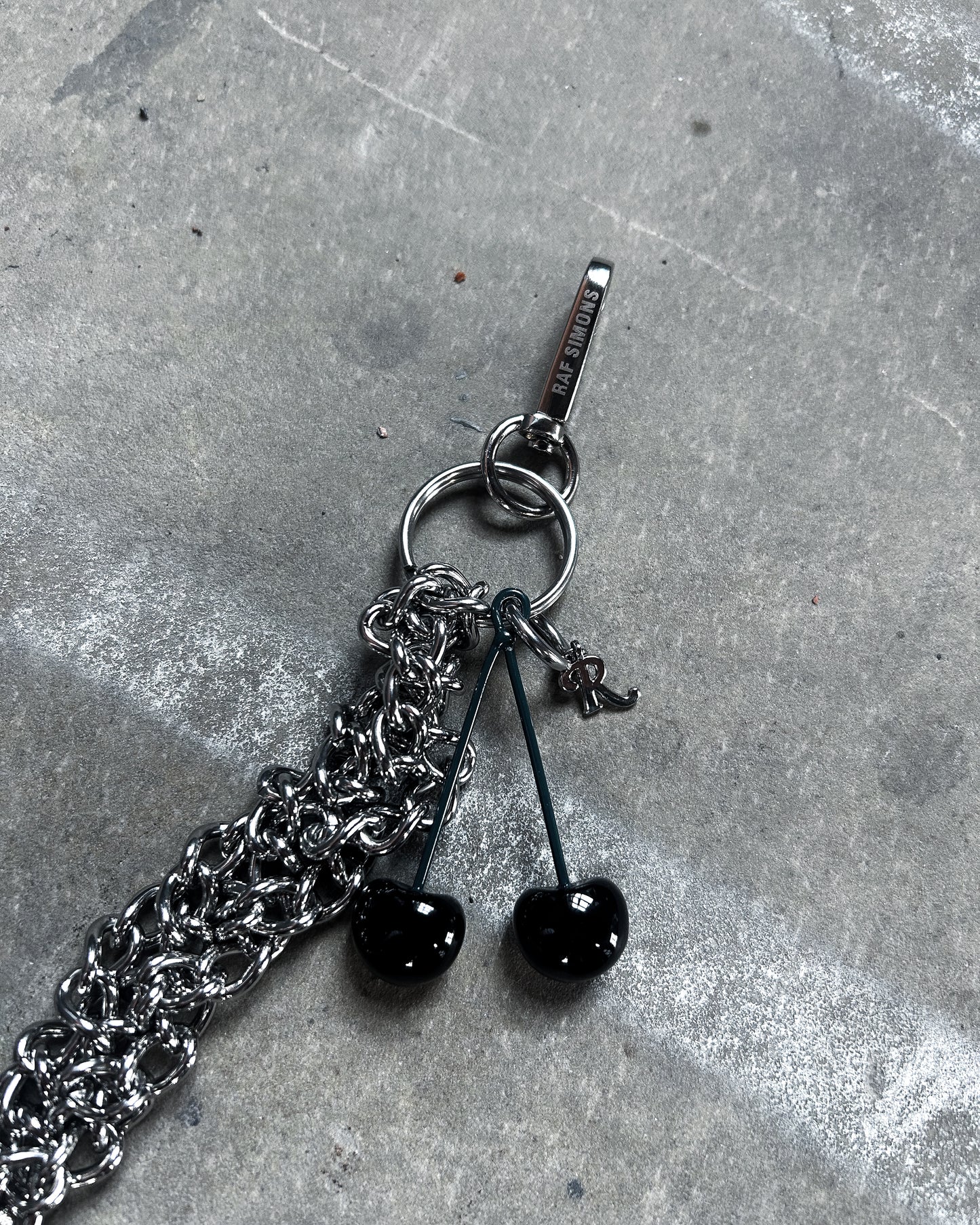 TWISTED CHERRY WALLET CHAIN