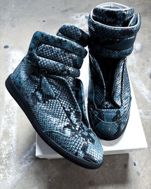 S/S17 BLUE PYTHON FUTURES