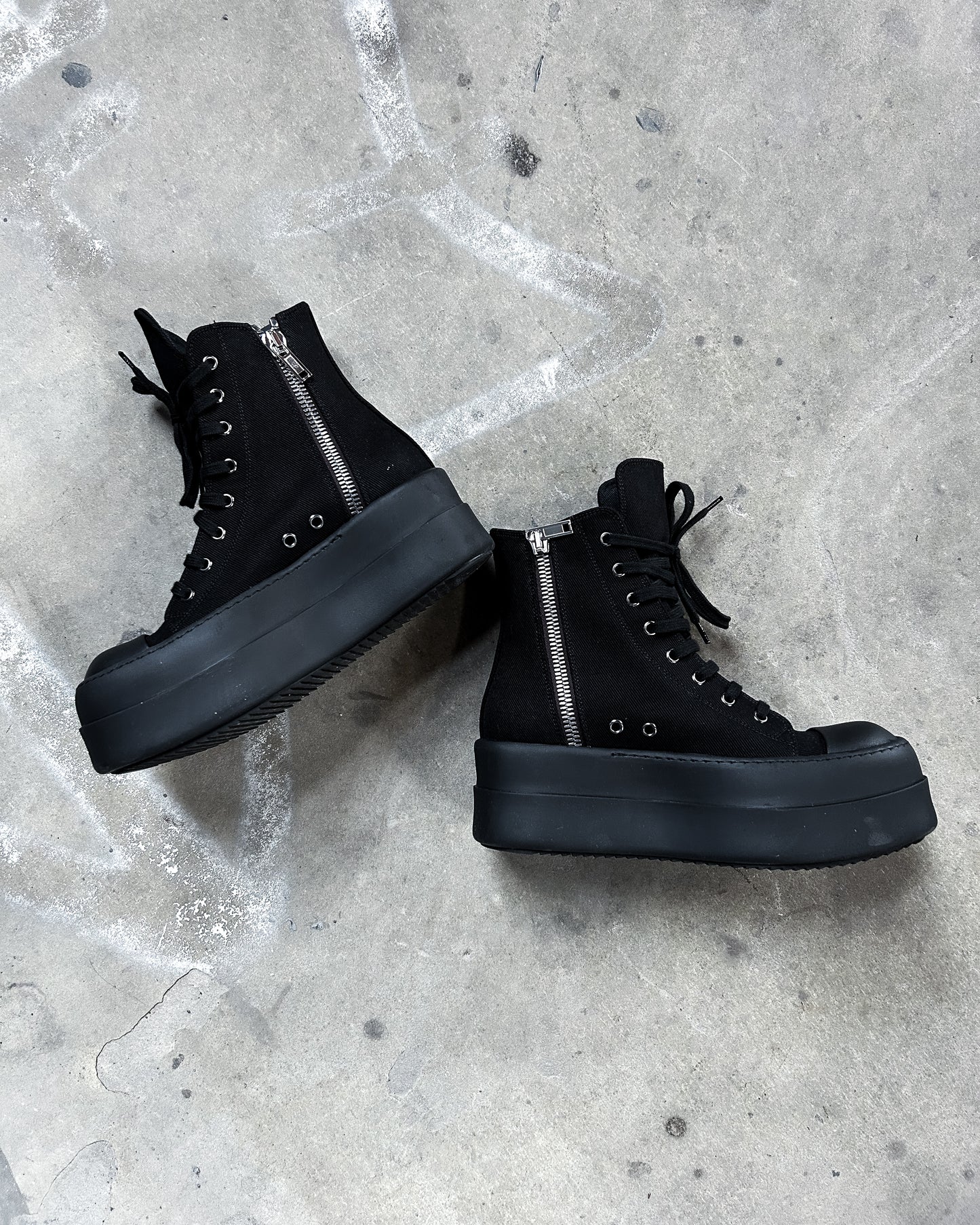 SS25 PENTAGRAM MEGA RAMONES