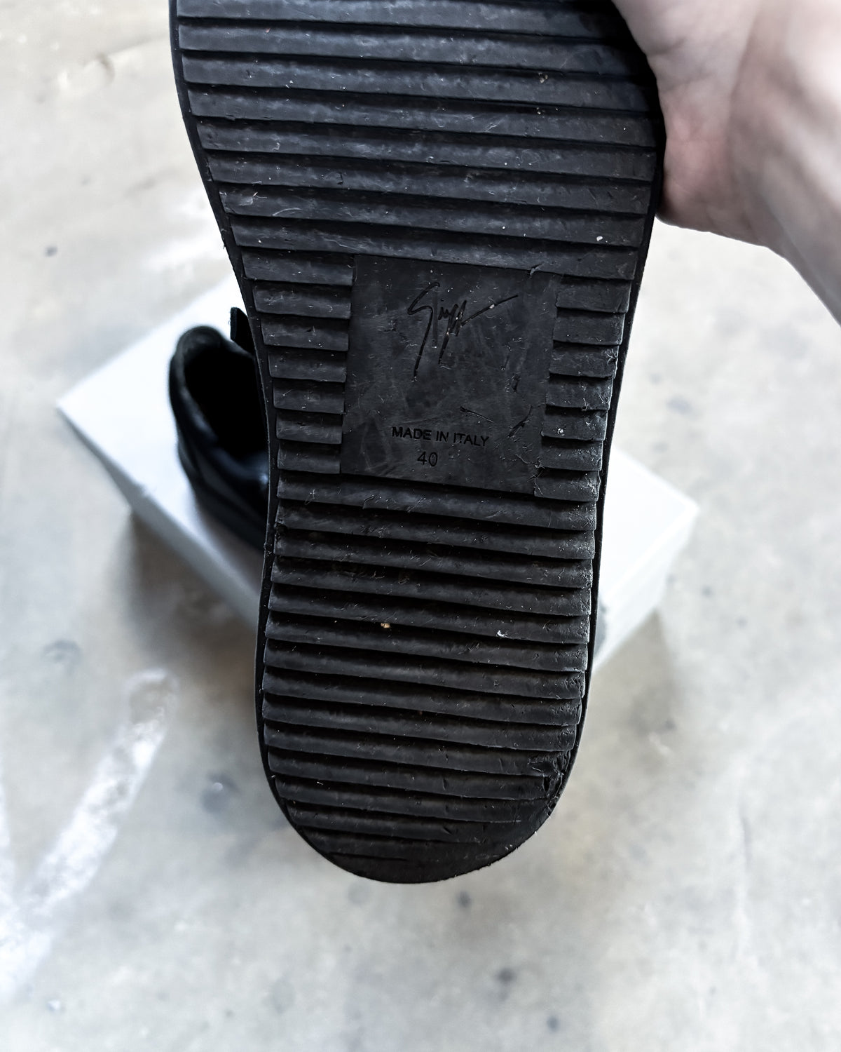 BLACK KRISS LOW TOPS