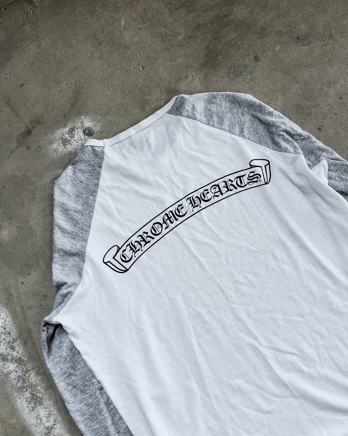 RAGLAN HORSESHOE LONGSLEEVE