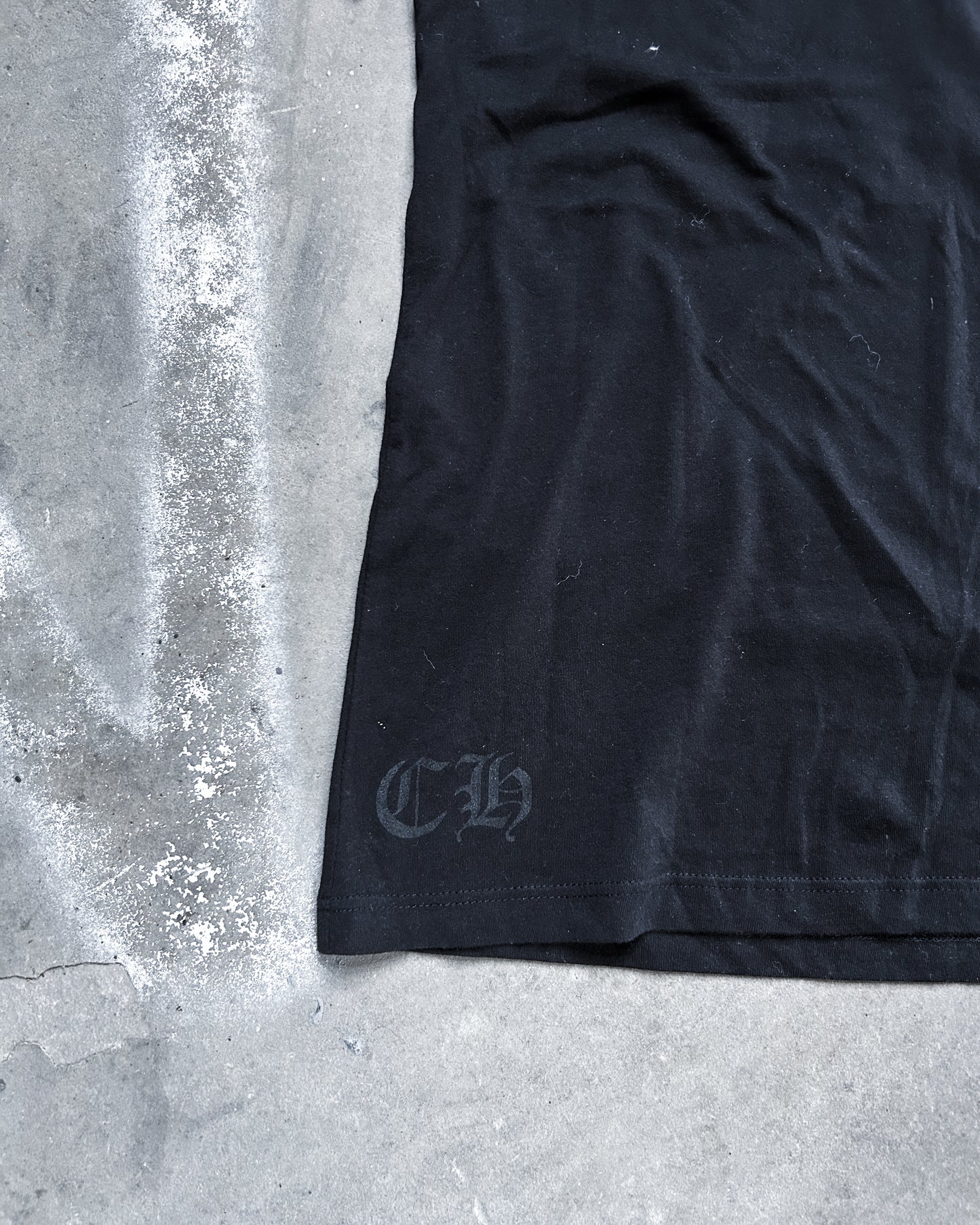 CEMETERY V NECK T