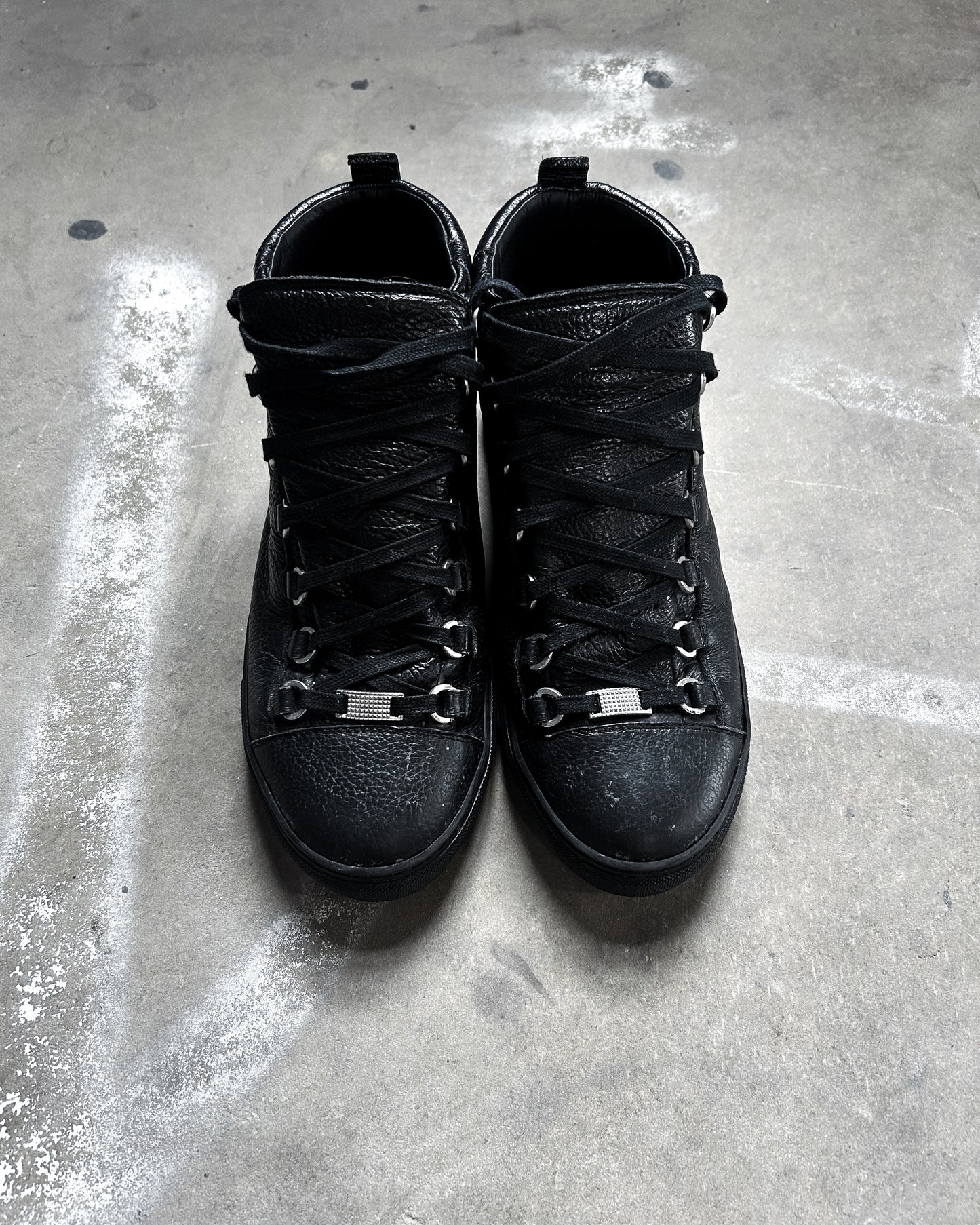 CRACKED BLACK ARENAS