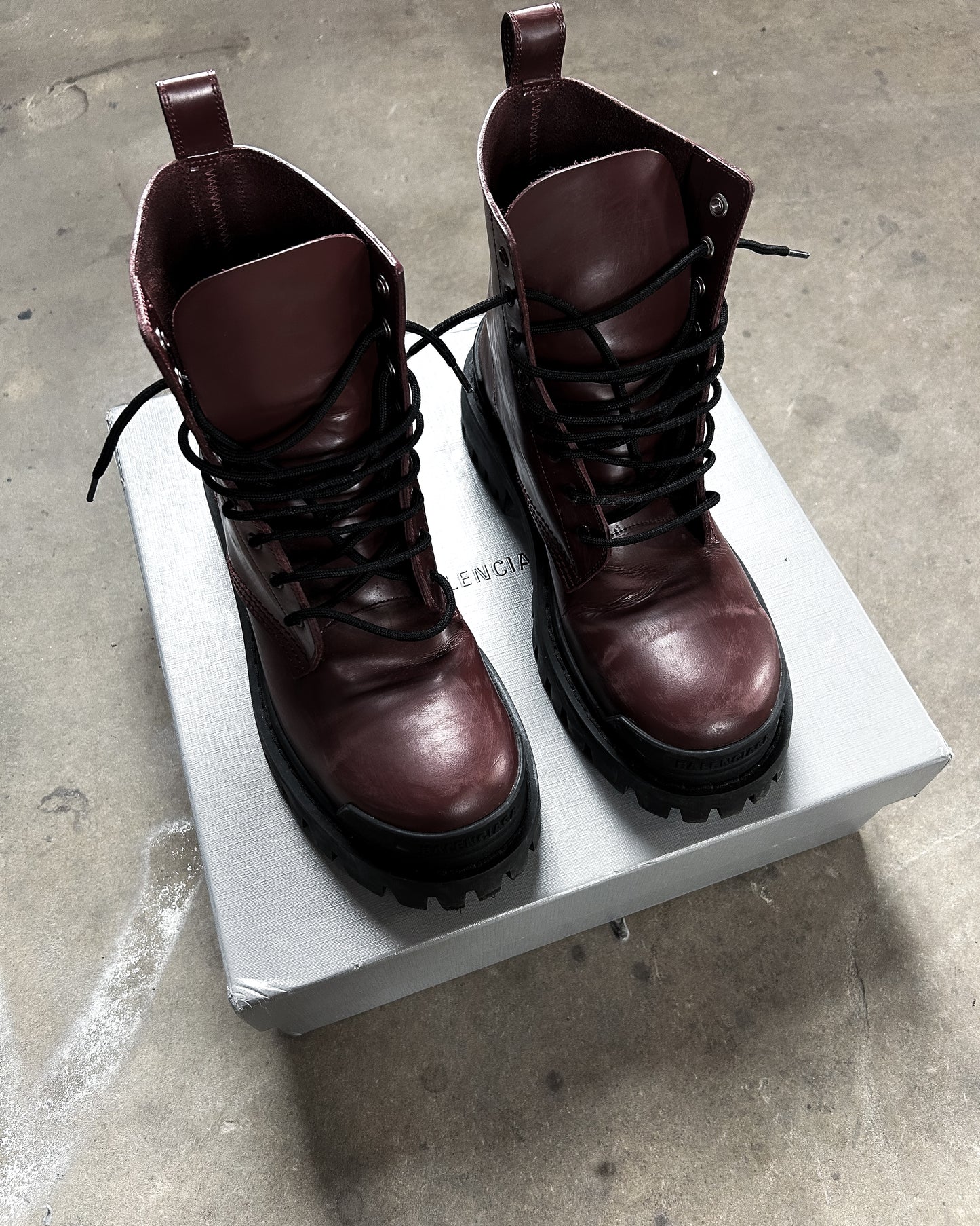 RED BLACK STRIKE BOOTS