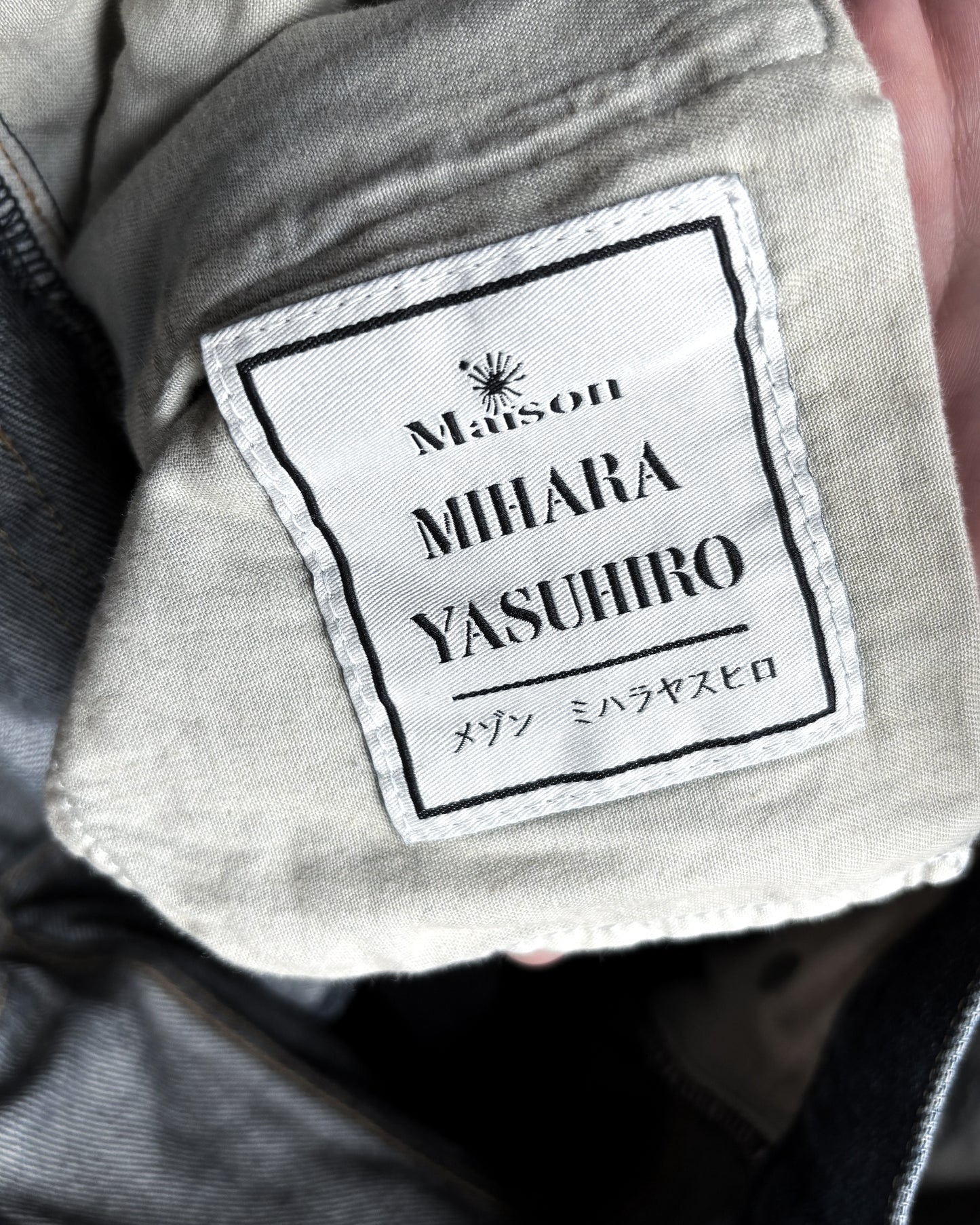 AW20 HYBRID SPLIT DISTRESSED DENIM