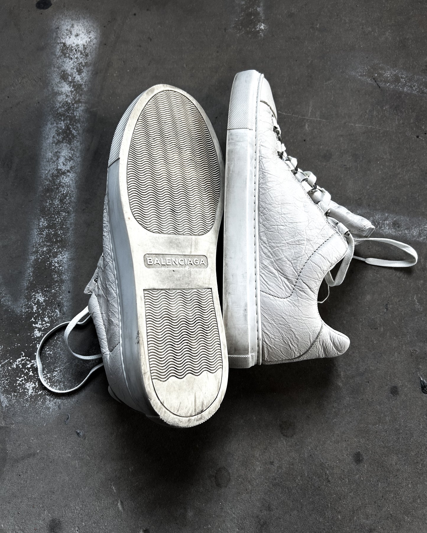 WHITE ARENA LOW