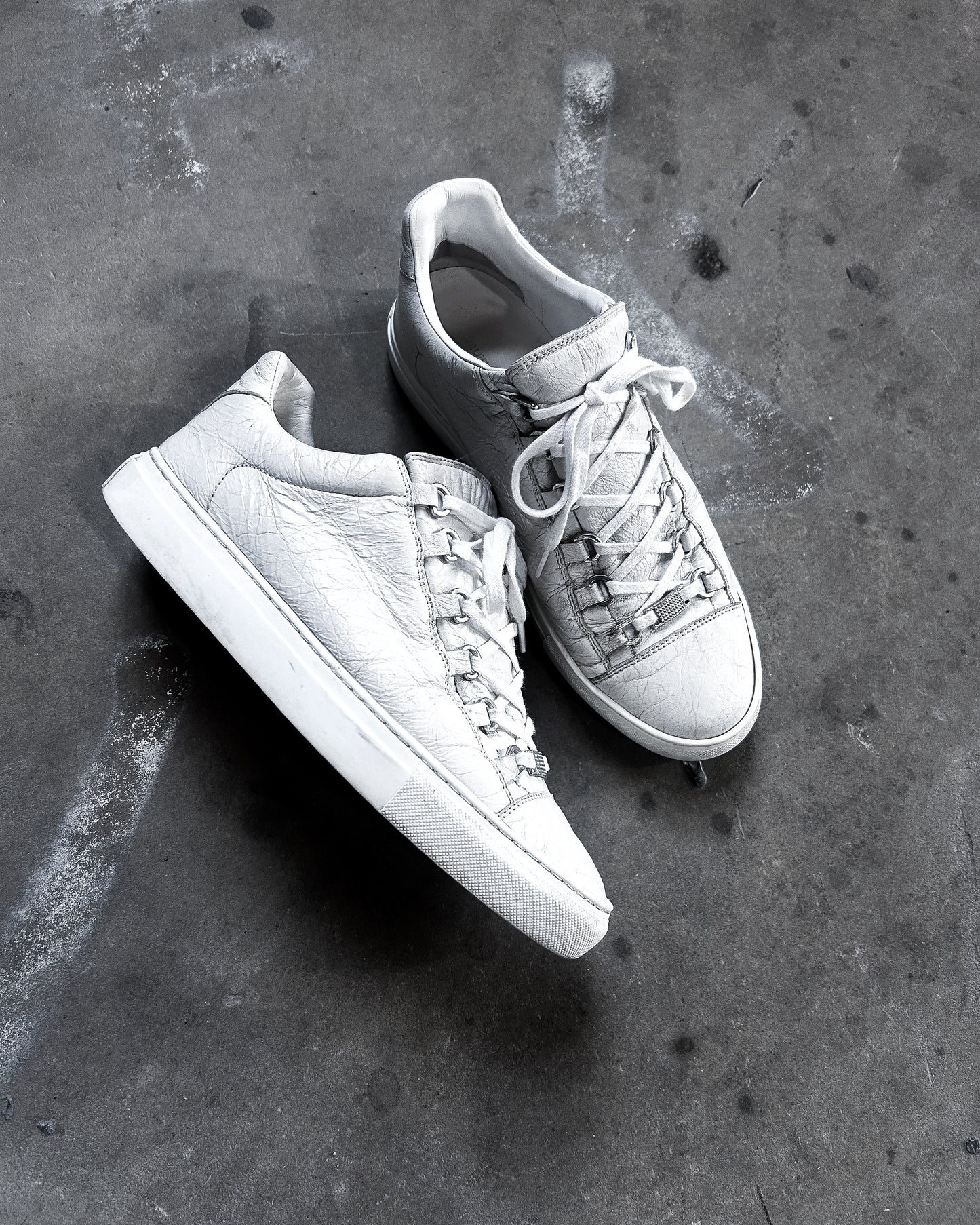 WHITE ARENA LOW
