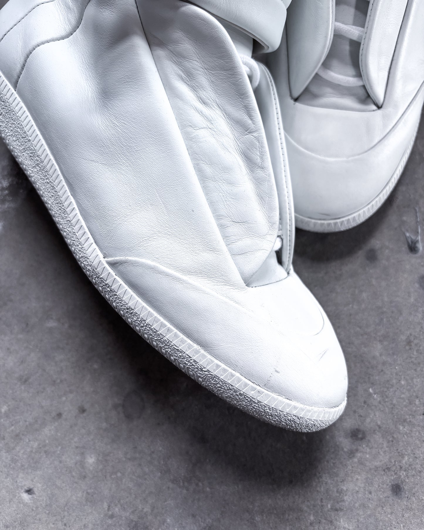 S/S26 WHITE LEATHER FUTURES