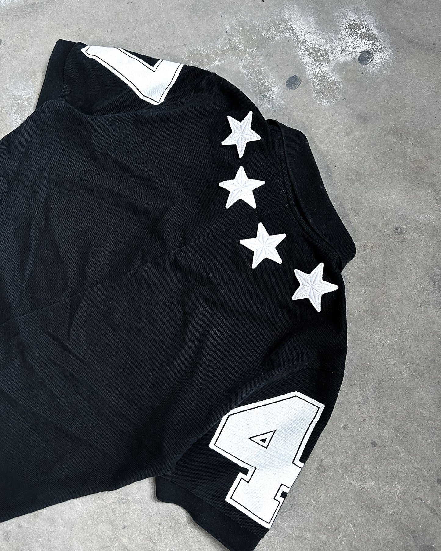 F/W17 WHITE STAR APPLIQUÉ BLACK 47 POLO