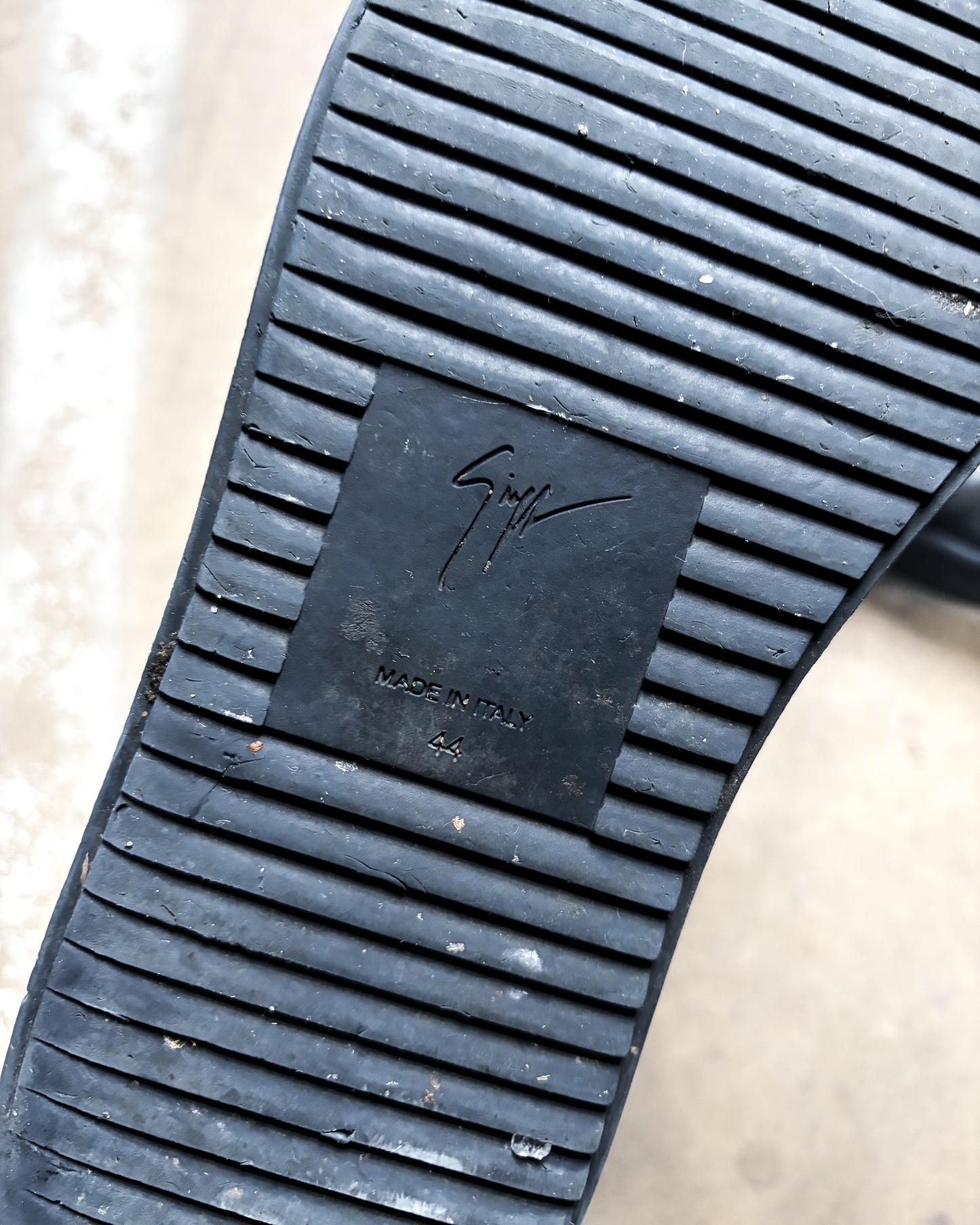 BLACK KRISS HIGH TOP SNEAKERS