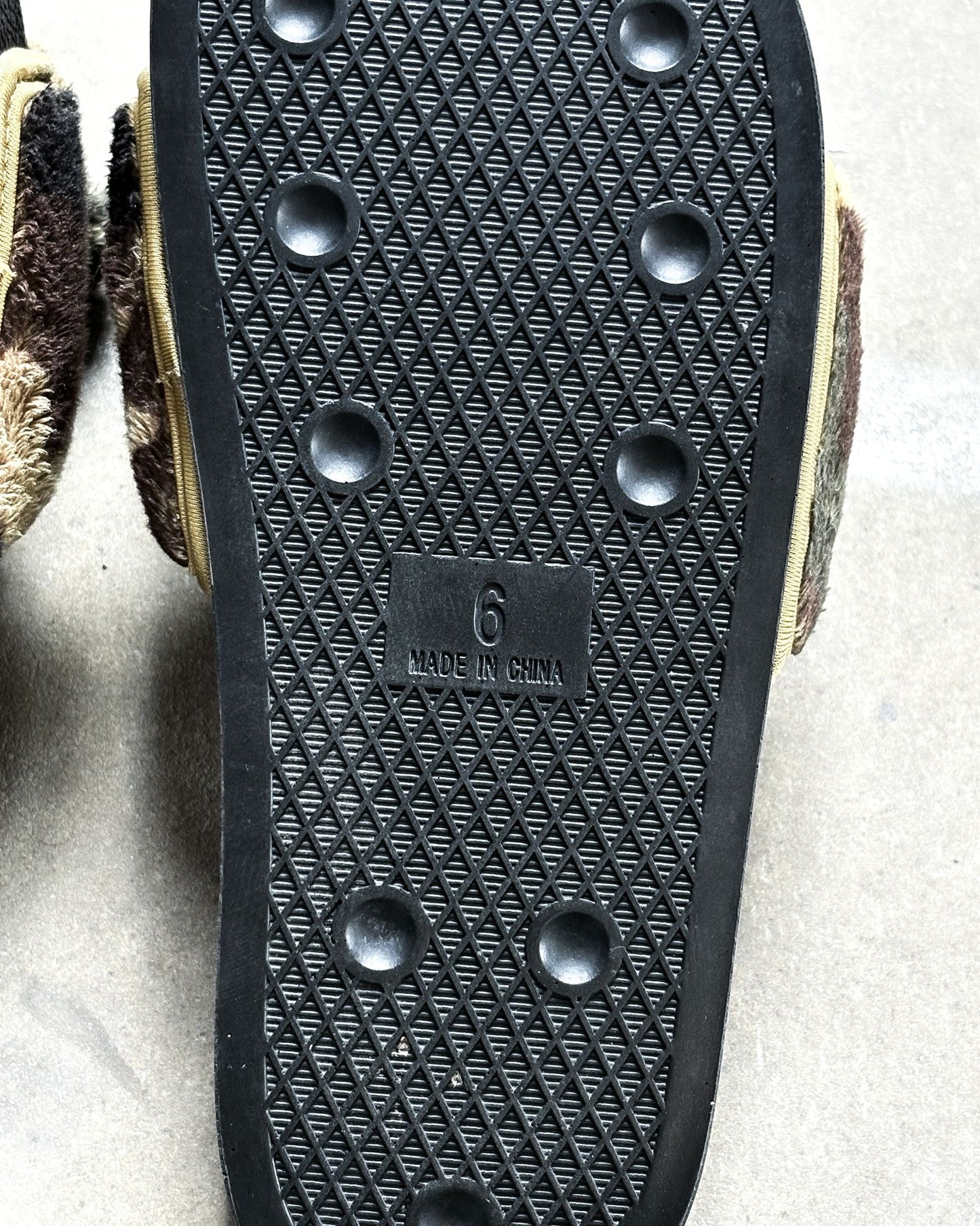 F/W21 JS BEAR ADILETTE SLIDE