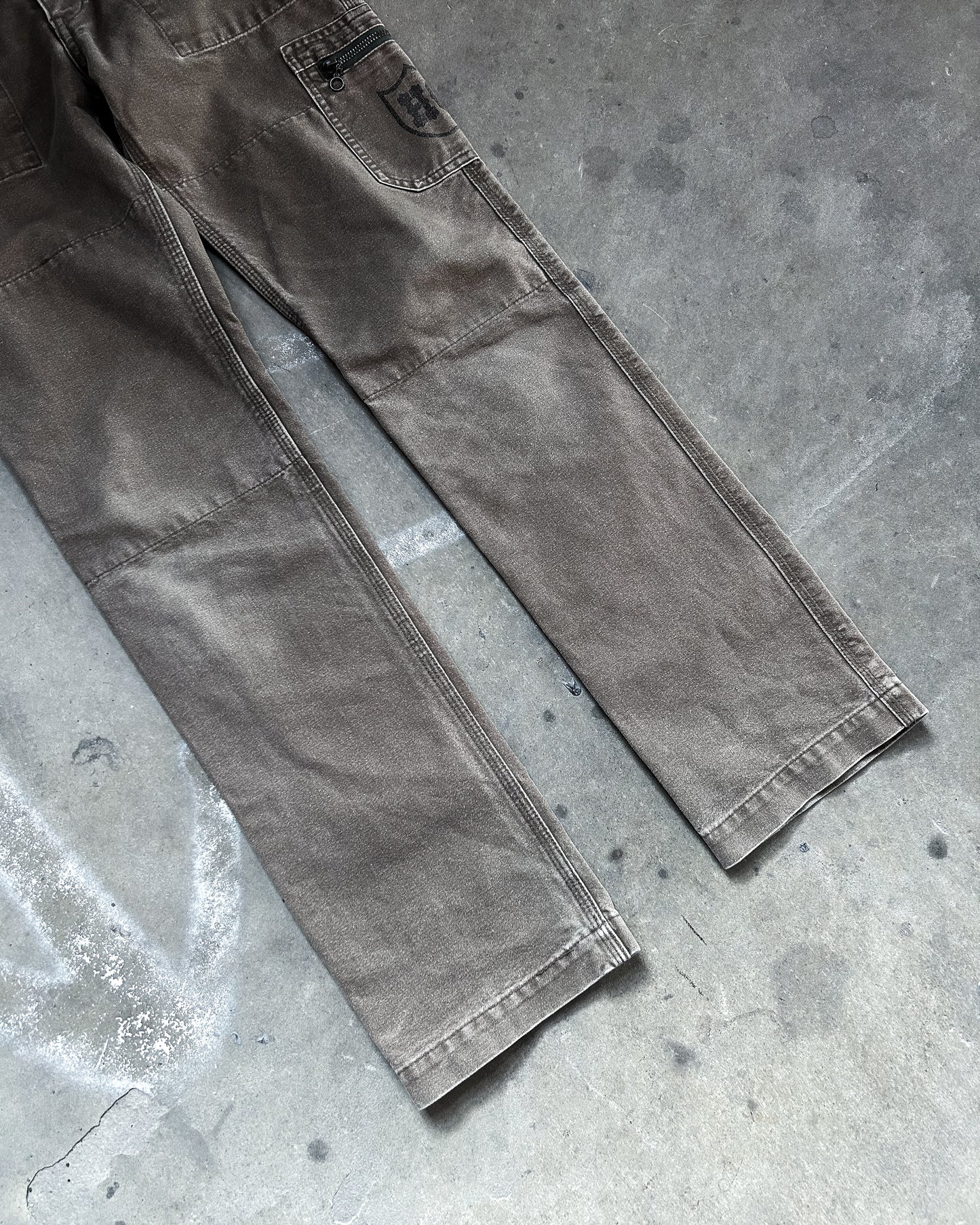 'HG' BROWN CARGO