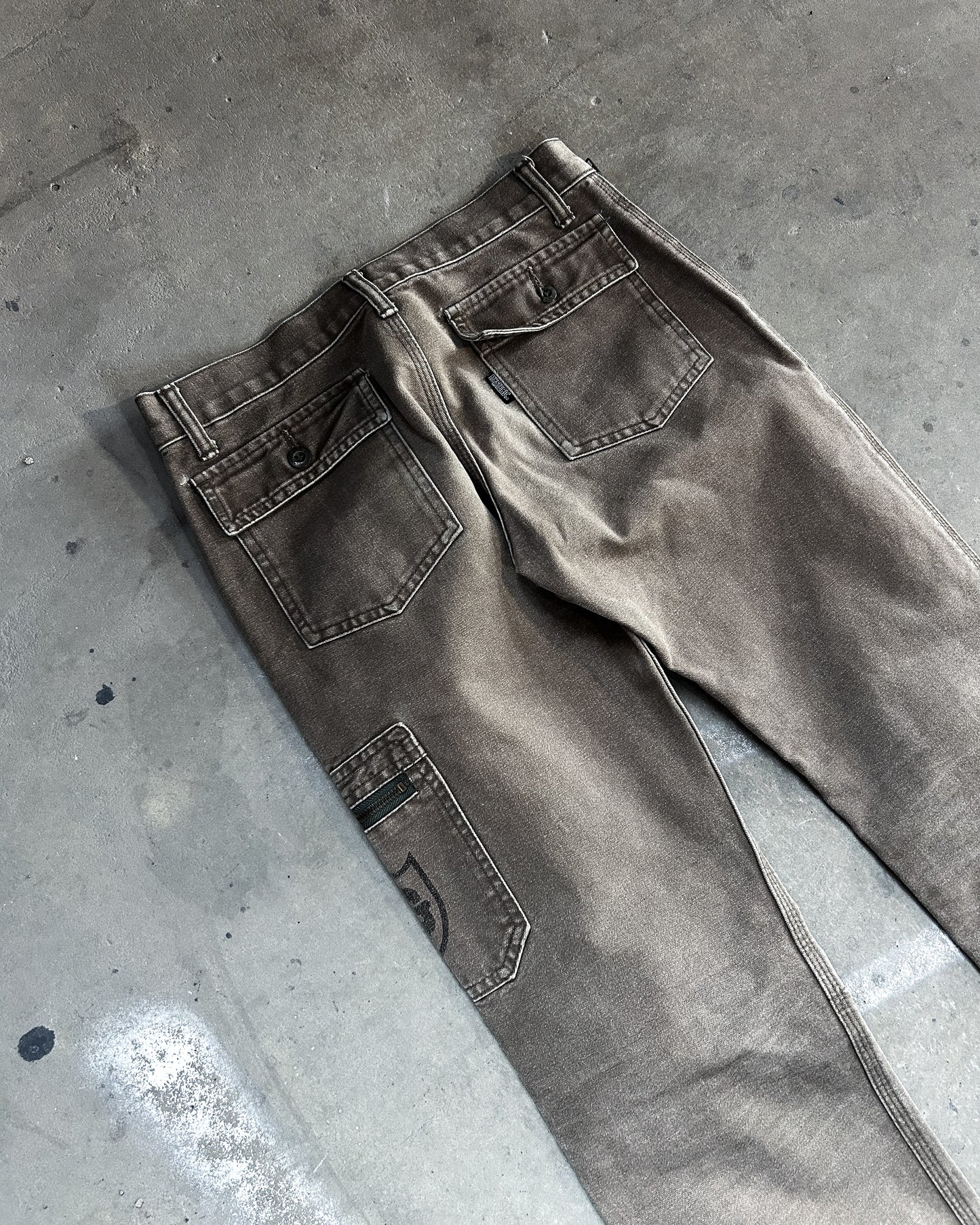 'HG' BROWN CARGO