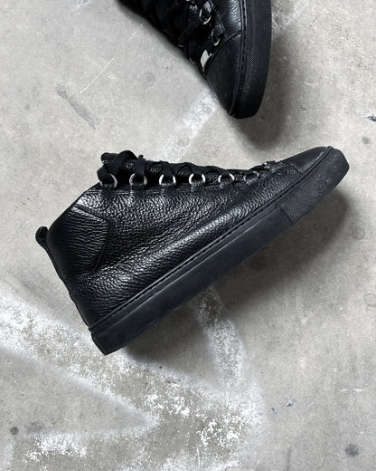 HI TOP BLACK ARENAS