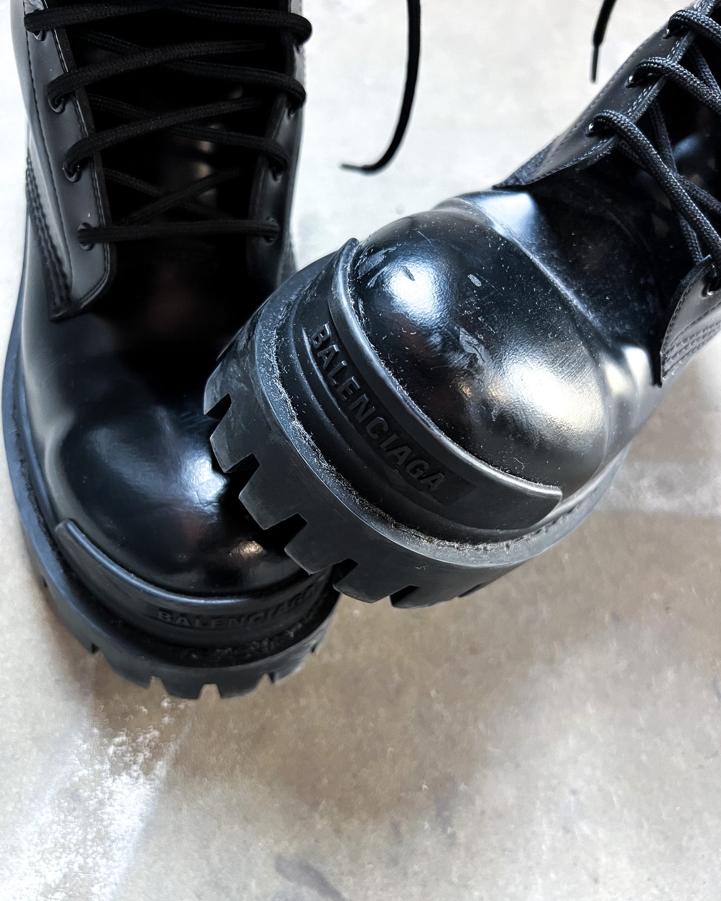 BLACK LEATHER STRIKE BOOTS