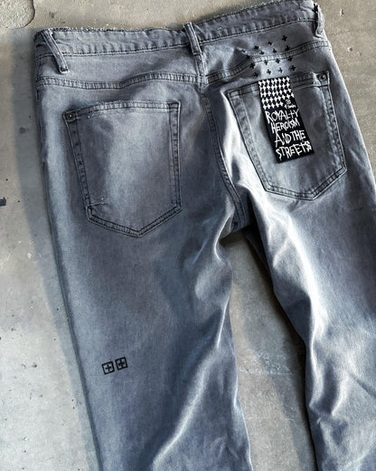 DISTRESSED GREY VAN WINKLE DENIM