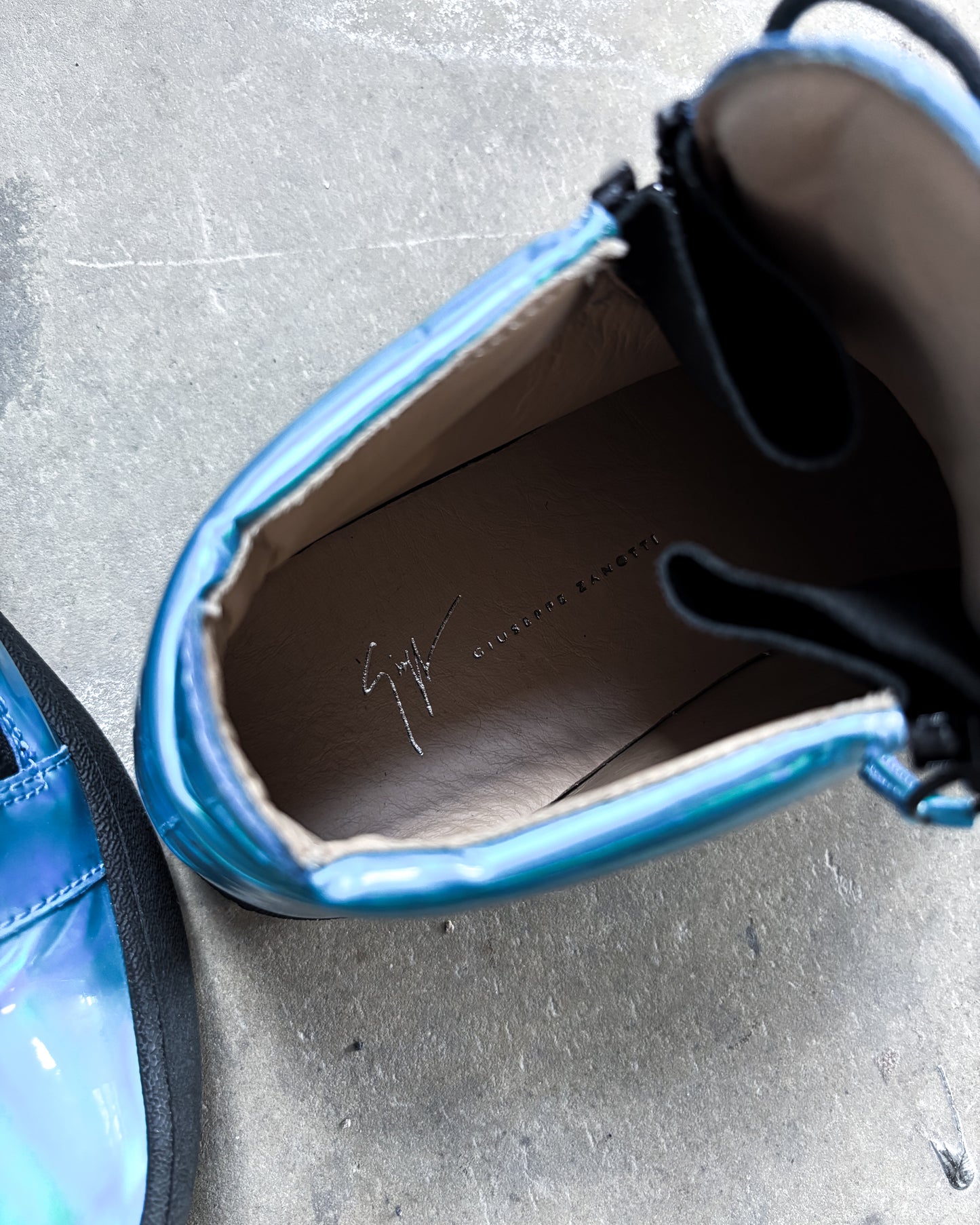 HOLOGRPAHIC BLUE KRISS HIGH TOP