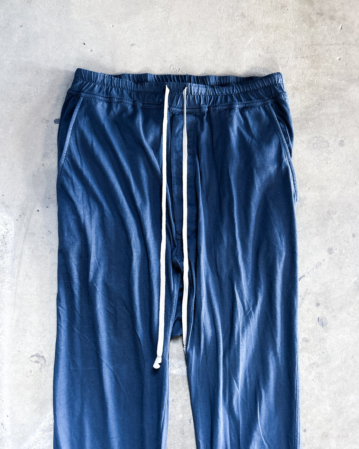 MUTE PRISONER SWEATPANTS