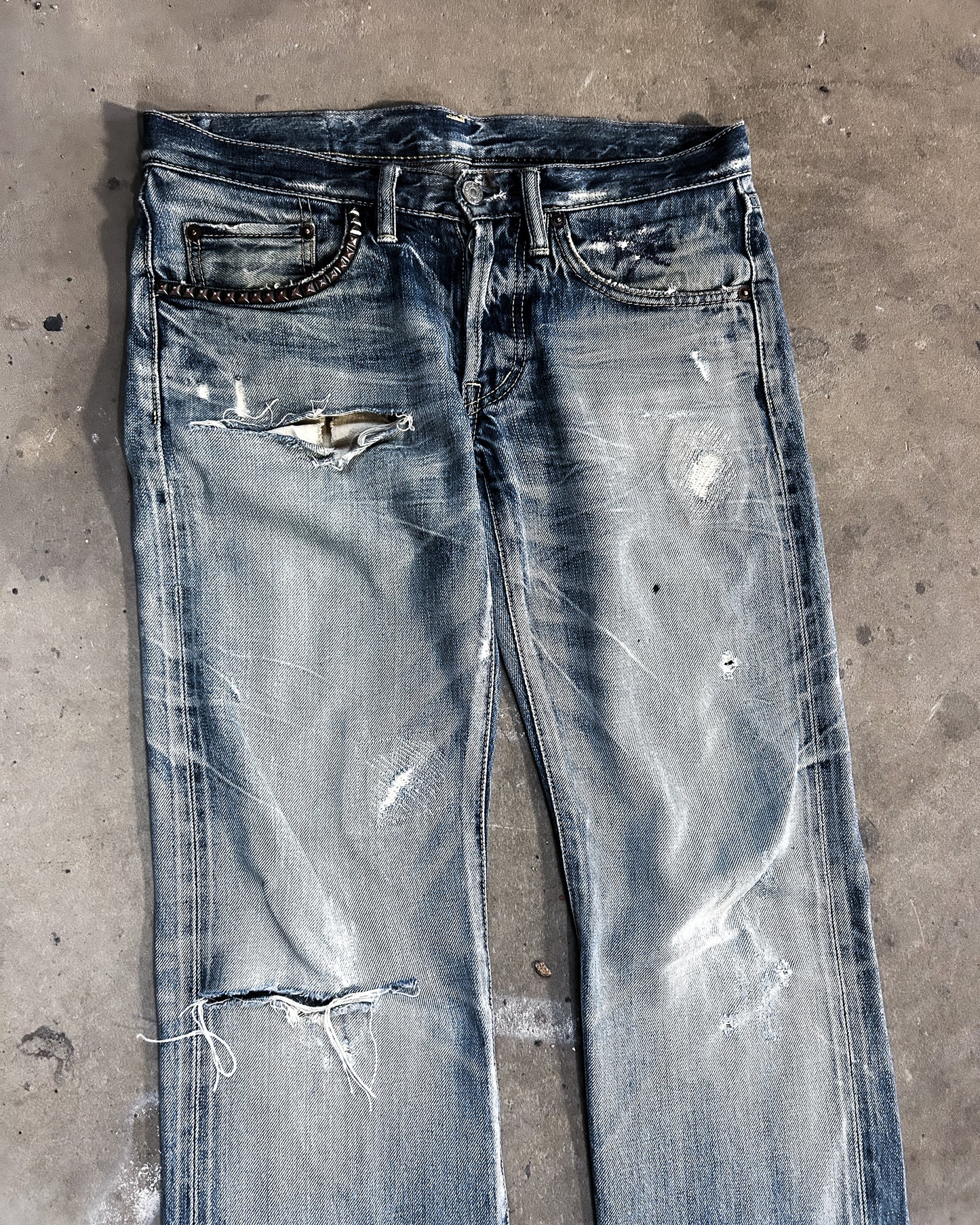 THRASHED STUDDED DENIM