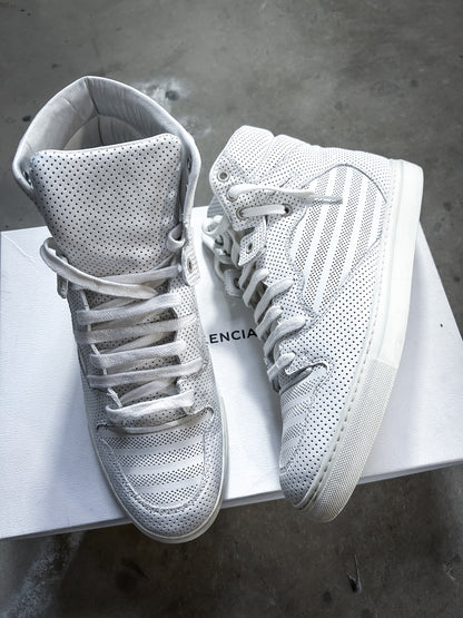 A/W15 PERFORATED WHITE HIGH TOP ARENA