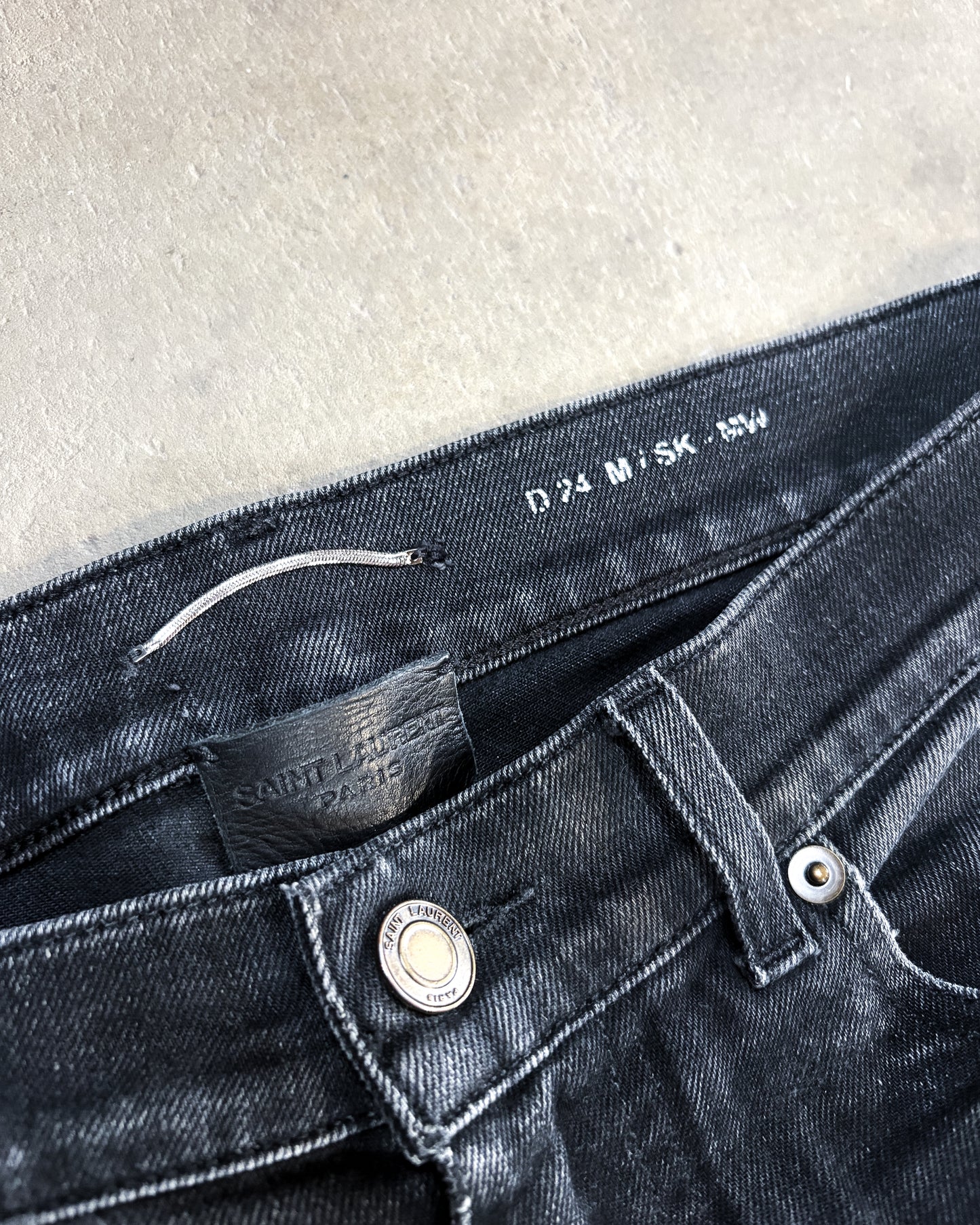 S/S20 WASHED GREY D24 DENIM