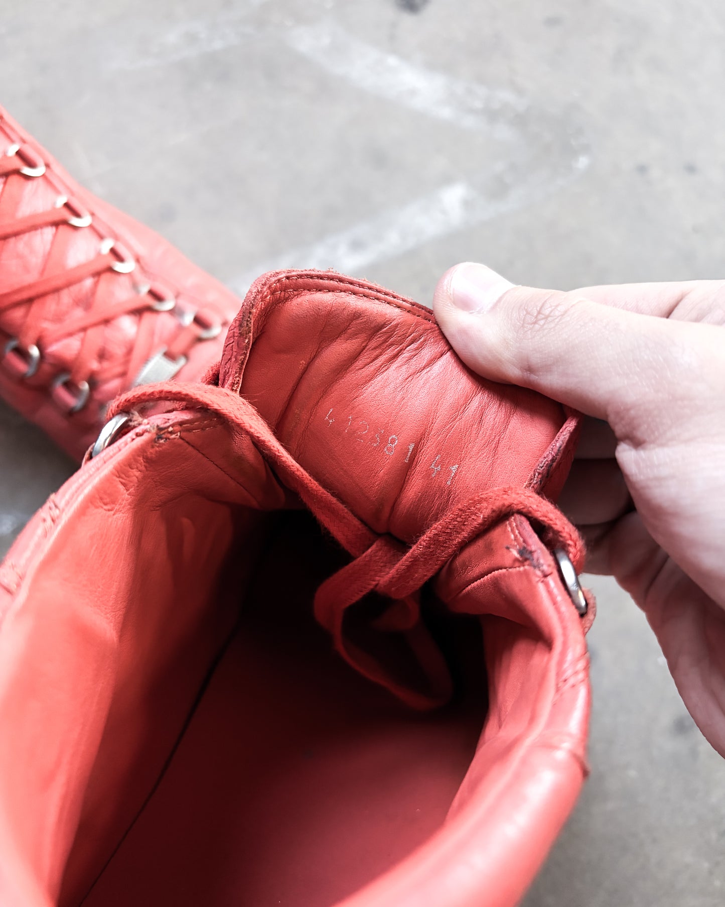 RED LEATHER ARENA HIGH