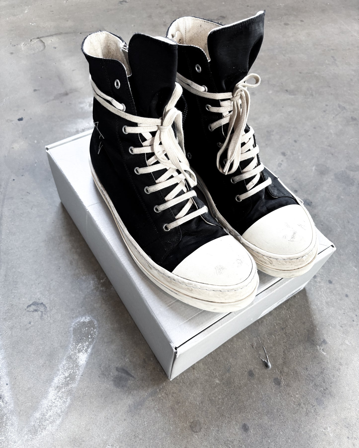 HIGH TOP PENTAGRAM RAMONES
