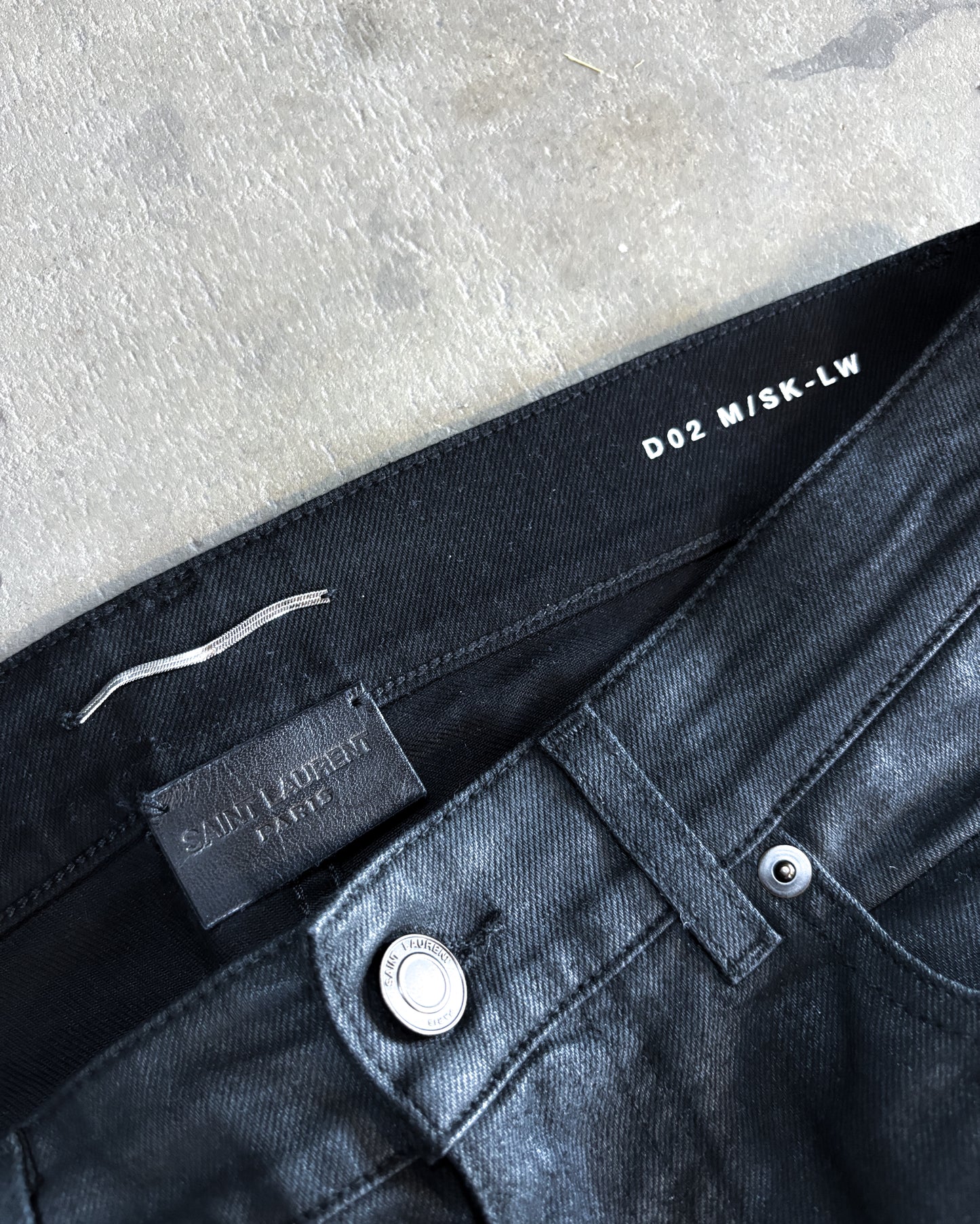 F/W18 WAXED BLACK DO2 DENIM
