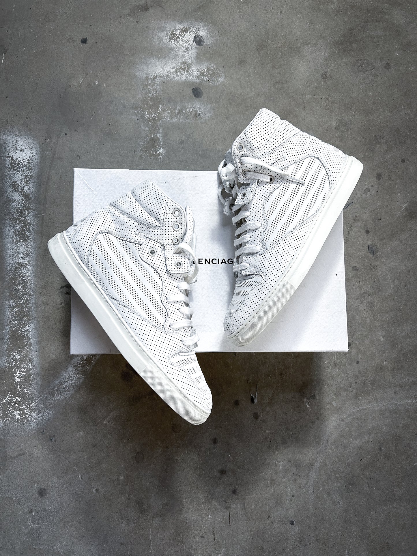 A/W15 PERFORATED WHITE HIGH TOP ARENA